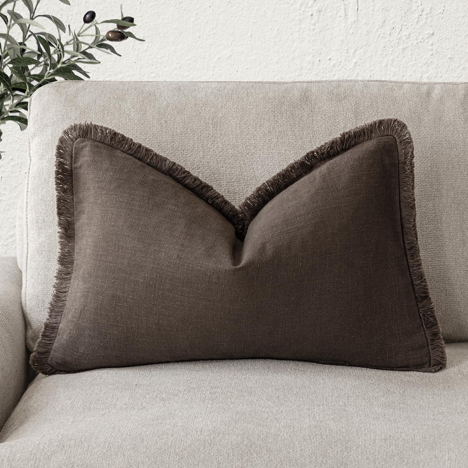 Foindtower Decorative Linen Fringe Lumbar Throw Pillow Covers Cozy Boho Farmhouse Cushion Cover with Tassel Soft Accent Pillowcase for Sofa Bed Living Room Home Decor, 12×20 Inch, 1PC,Reddish Brown