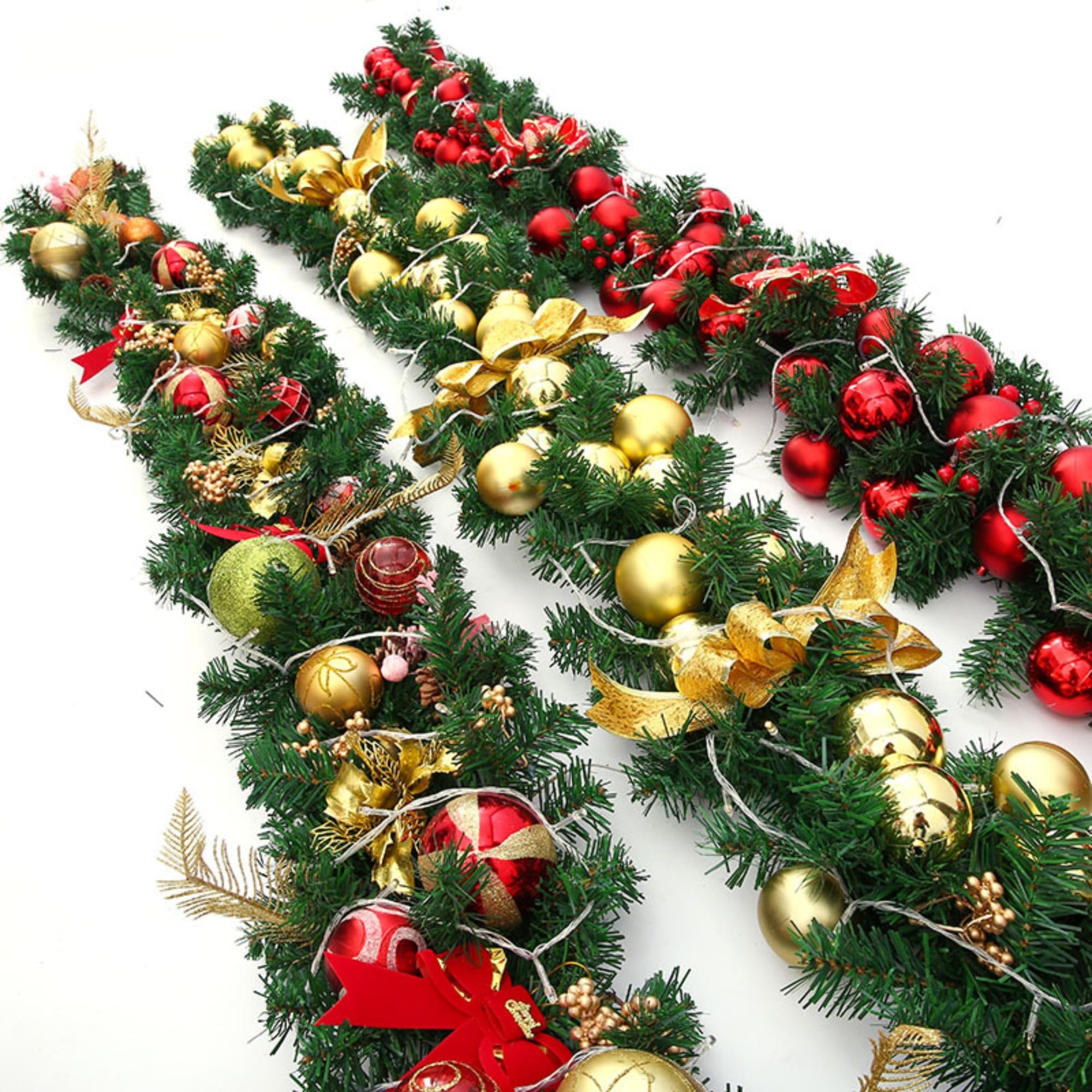 Weihnachtsgirlande, 270 cm Tannengirlande mit Tannenzapfen und Weihnachtskugeln, Weihnachtskranz für Weihnachtsdeko Innen und Außen, Treppengeländer & Türrahmen (Rot)