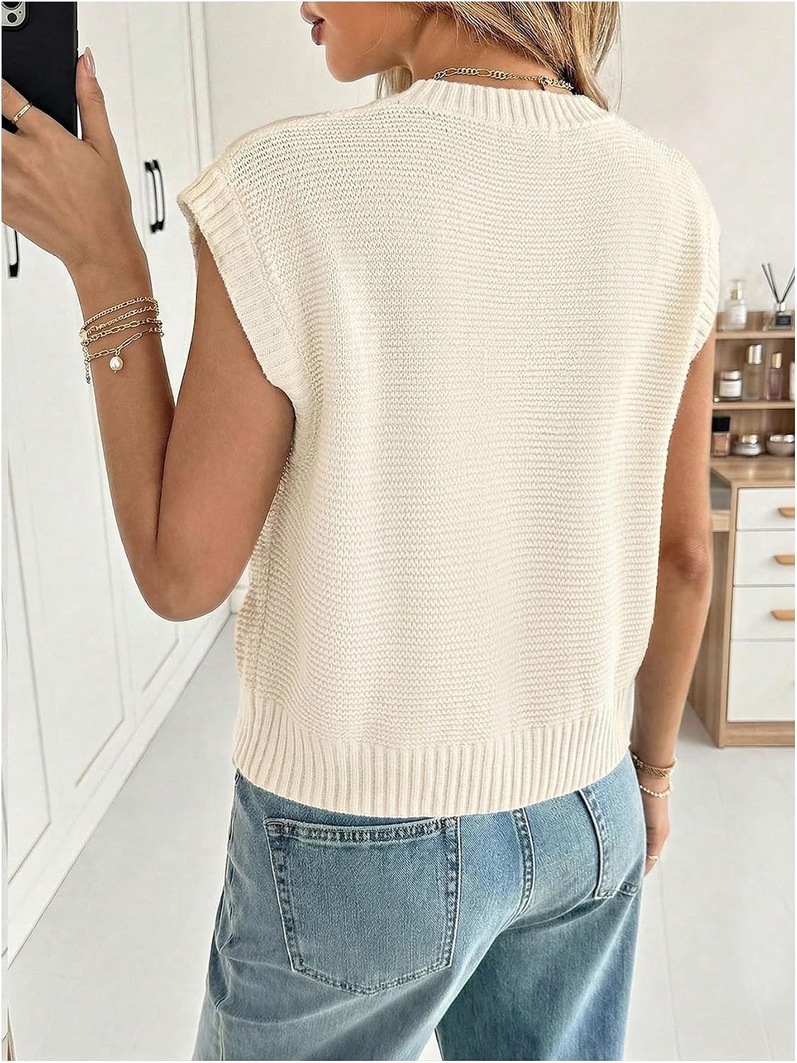 OYOANGLE Women's Button Down Sweater Vest Sleeveless Crew Neck Knit Tank Cardigan Office Outfits