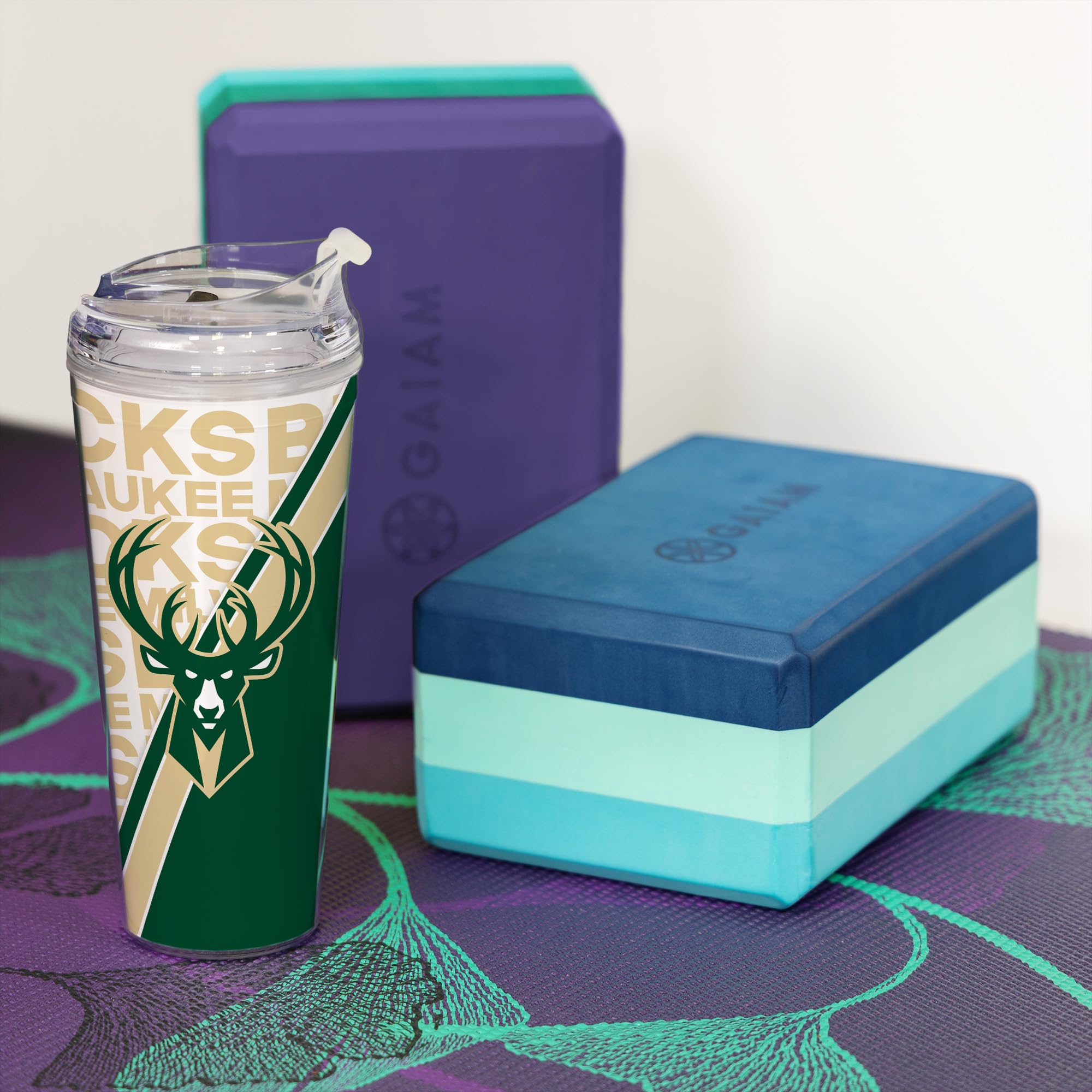 Rico Industries NBA Basketball Utah Jazz - Vaso acrílico de 24 onzas con tapa con bisagras, vaso de doble pared con licencia oficial y popote
