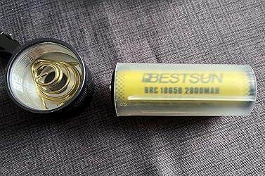 XLENTGEN Lampe Torche Rechargeable Lampe De Poche LED Longue Portée Avec Coquille Fluorescente, IPX5 Étanche, Lampe Tactique Zoomable à 8 Modes Pour Urgences, Camping, Randonnée