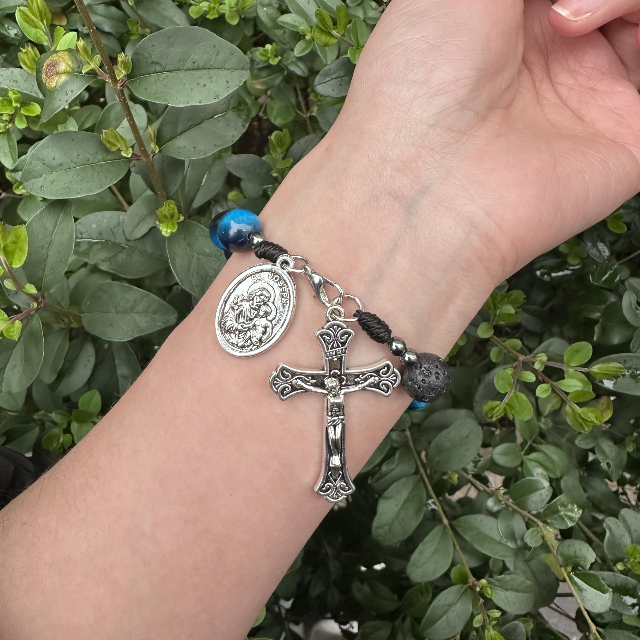 Nazareth Store Specchio per auto tascabile fatto a mano con rosario in bronzo antico, una decina di perline di legno, con medaglia di San e croce di