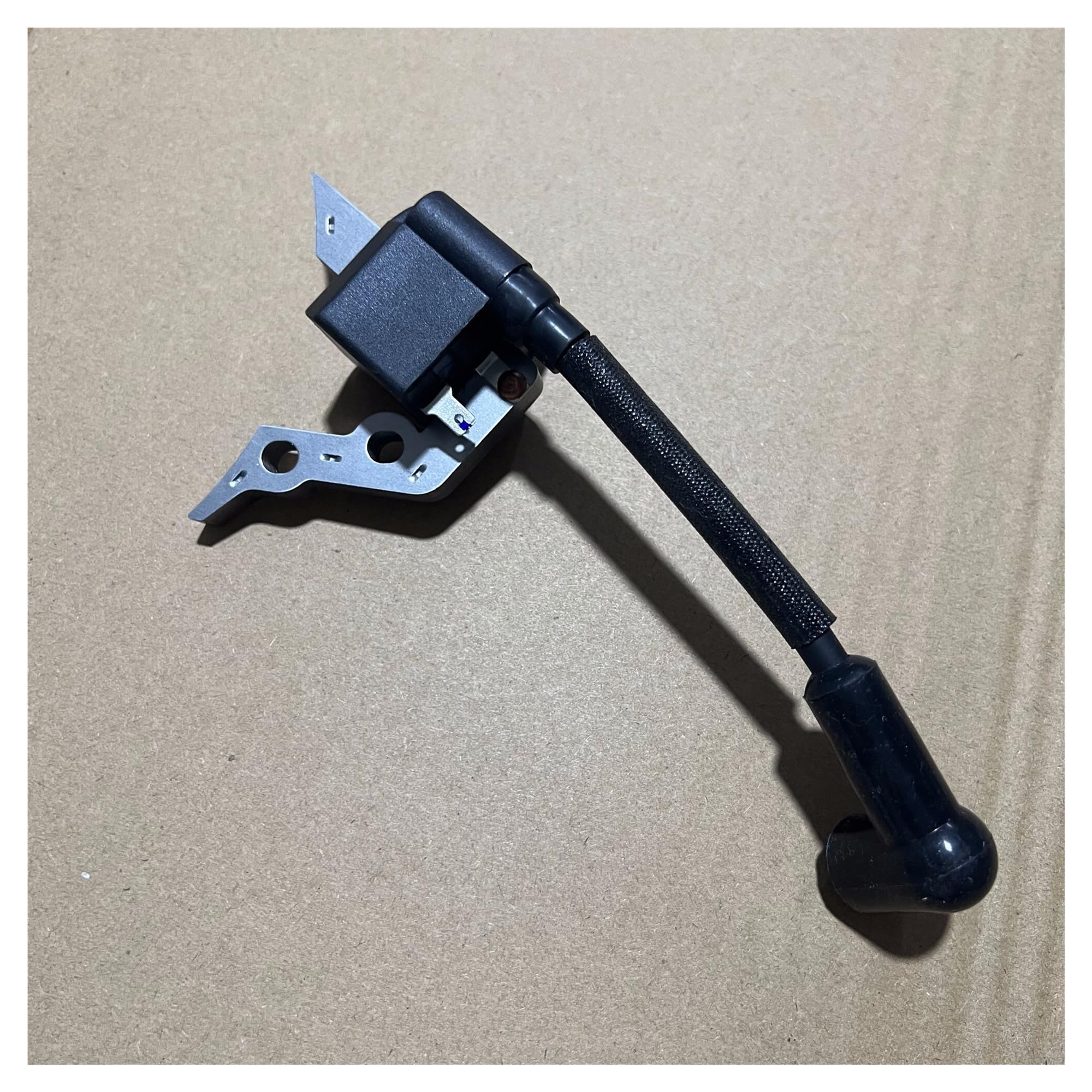 Bobine d'allumage for Tondeuse Thermique GC-PM 40/1S. Moteur 79,8 cm³, 1,20 KW, 4 Temps. Référence: TJ115E-R-1
