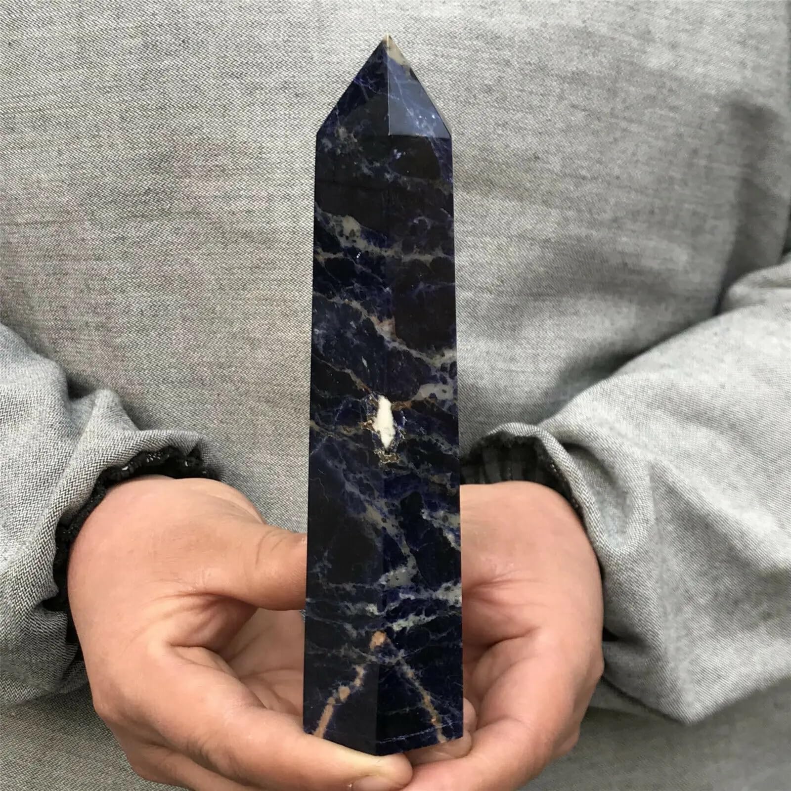 Kristallornamente Natürlicher Kristall-Punkt-Sodalith-Stein, heilender Obelisk, blauer Quarz-Zauberstab, Ornament for Heimdekoration, Reiki-Energiestein Wunderschöner Kristall(90-150g)