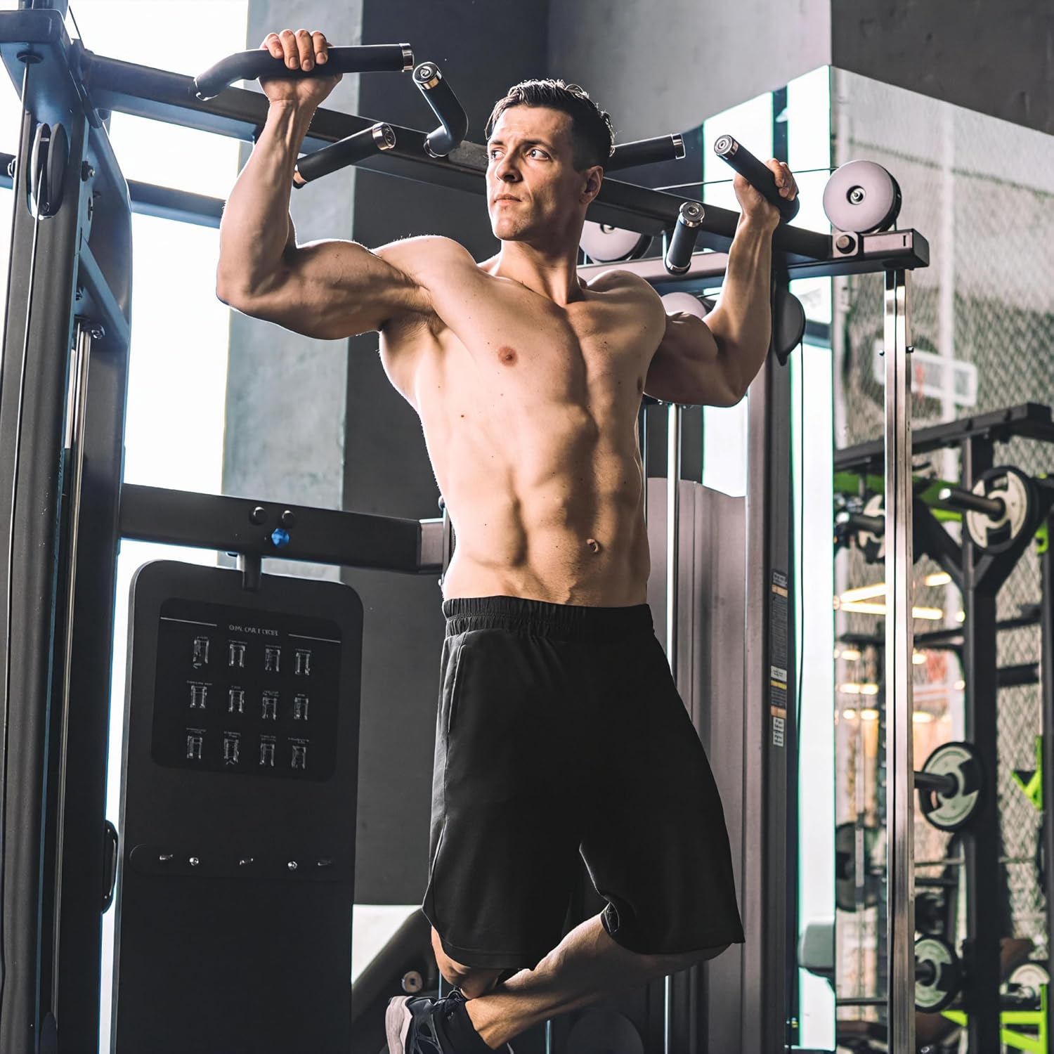 Men's Athletic Shorts with Pockets and Elastic Waistband Quick Dry Activewear Workout Shorts for Men - Image 2