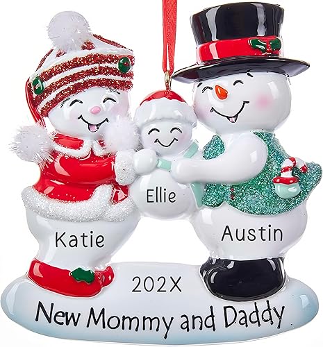 Adorno personalizado para mamá y papá 2025 Personalización gratuita las 24 horas Adornos de Navidad familiares grabados con láser para árbol