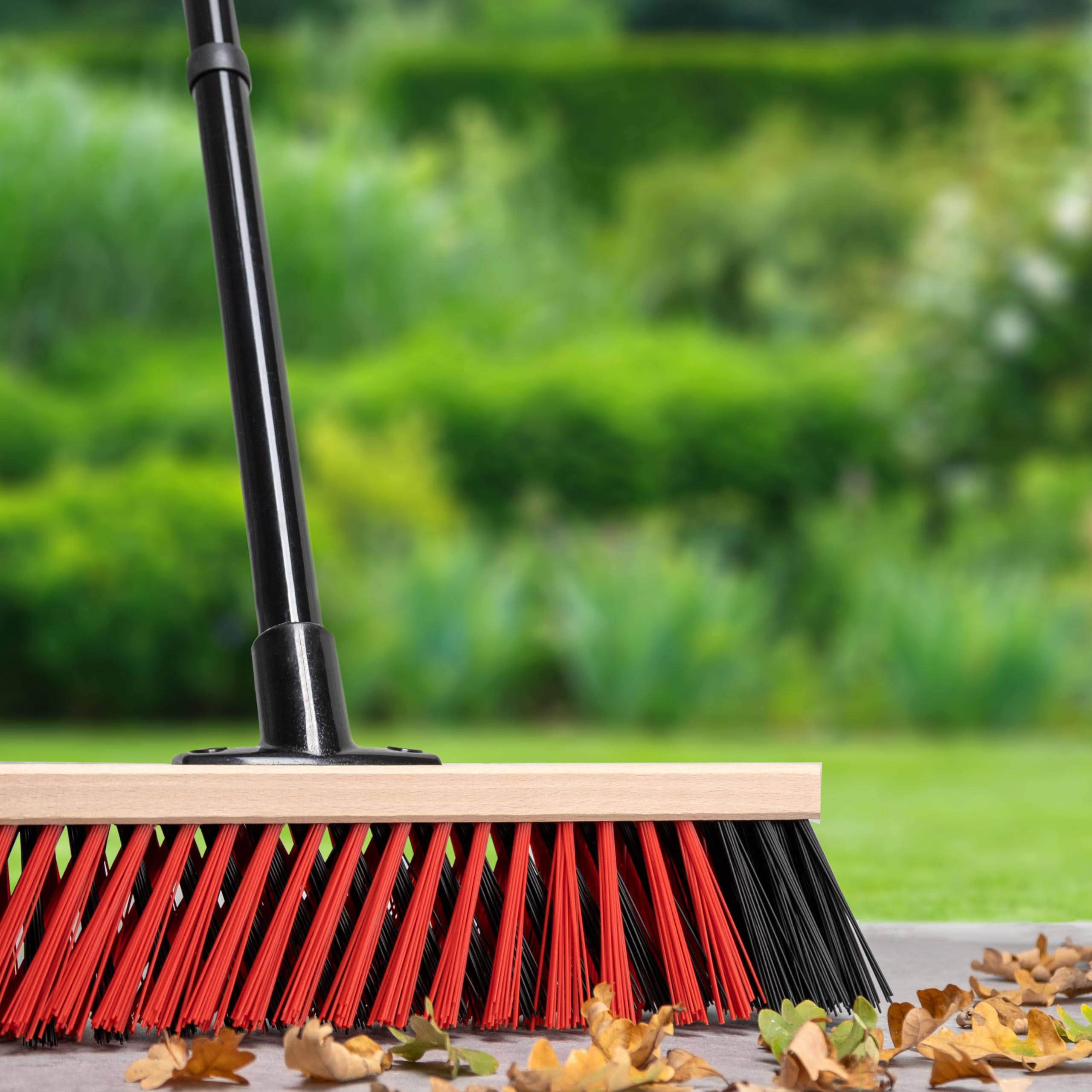 Hausfelder Scopa da esterno larga 40 cm con manico, scopa da giardino resistente larga paletta, scopa industriale per pavimenti