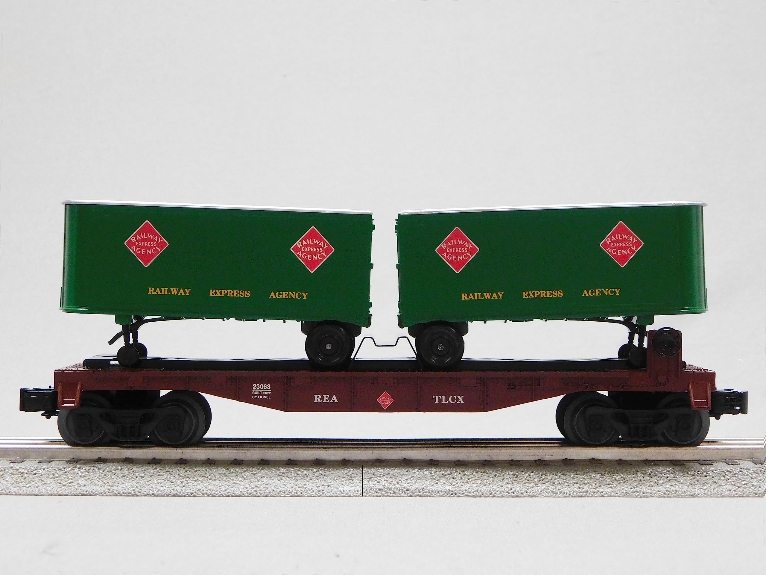Bachmann Trains - 52' Center-Beam FLATCAR with BULKHEADS - BNSF #615818 - HO Scale