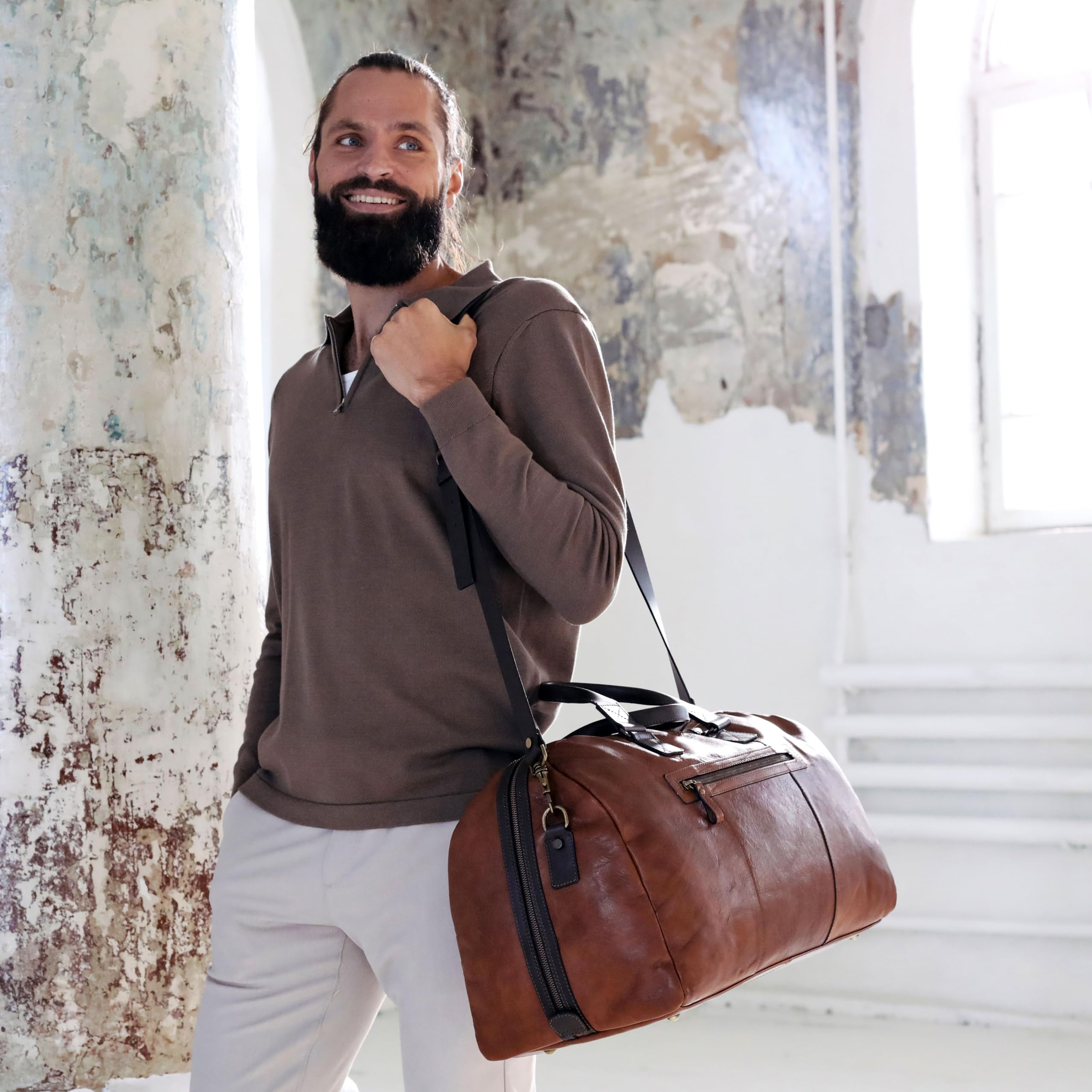 Time Resistance Leder Reisetasche – Duffel Tasche aus Vollnarbenleder – Gym Sporttasche für Herren und Damen – Übernachtungs- oder Wochenendtasche – Weekender Tasche – Gepäcktasche Bag aus Leder