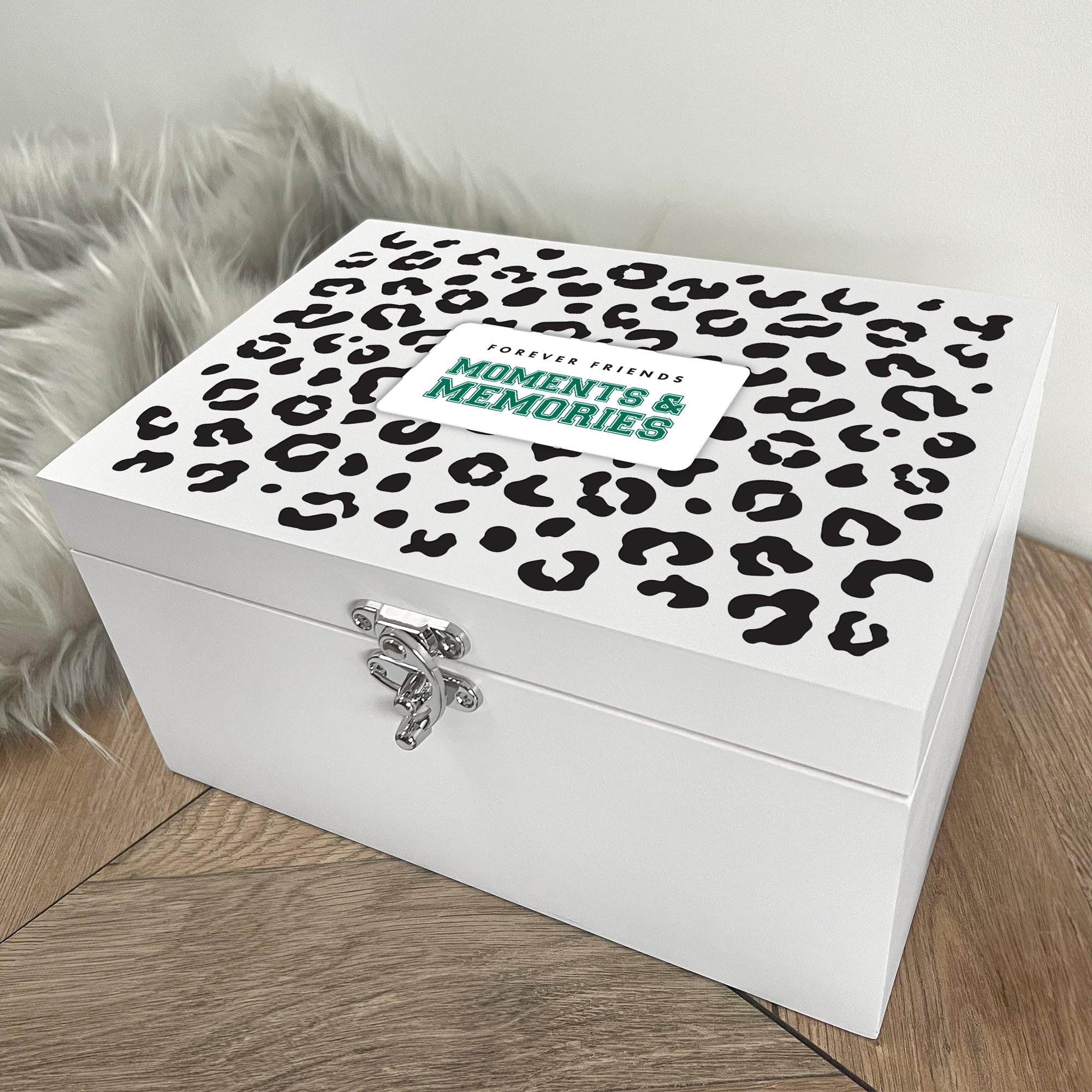 Caja de recuerdos personalizada de madera blanca con estampado de leopardo | Almacenamiento de recuerdos y momentos personalizados | Regalo de cumpleaños, dama de honor o graduación para ella |