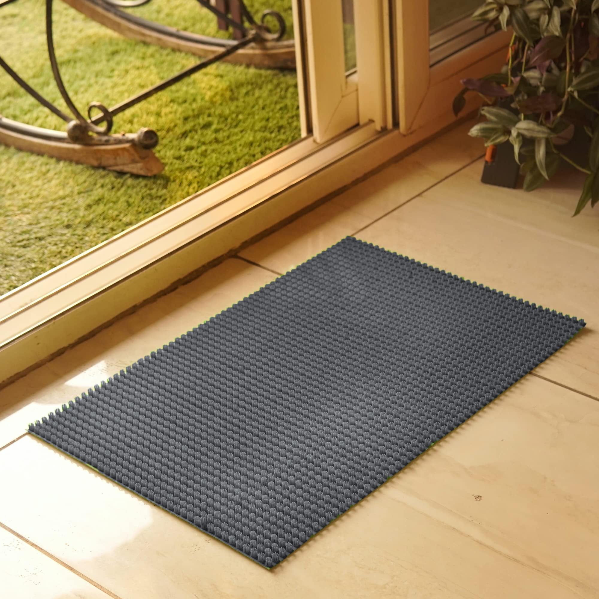 Amazon｜玄関マット PVC プラスチック耐久性のあるスティック芝マット