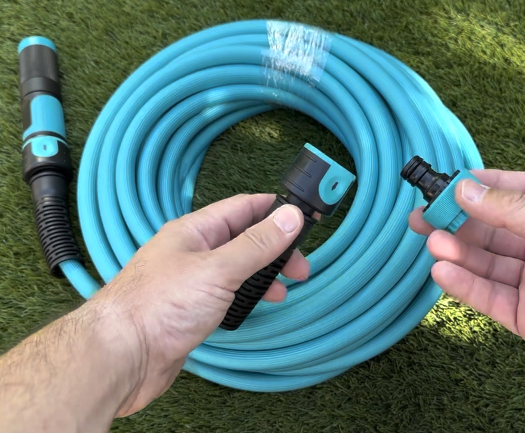 Manguera Aqua Control DuraLite de 15 metros, con lanza de riego de 3 formas.