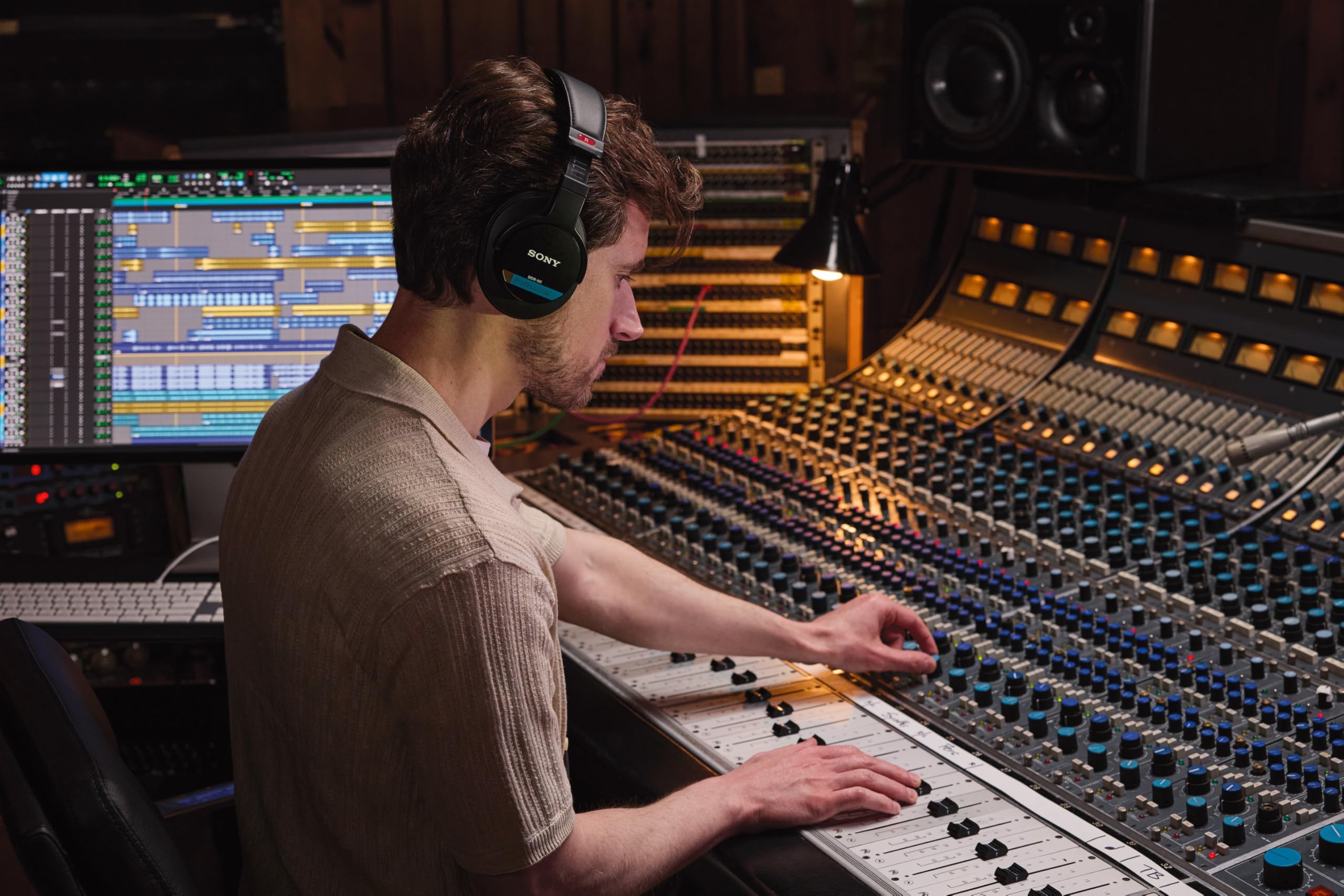 Sony Mdr-M1 Słuchawki Studyjne Zamknięte, Przewodowe, Szerokopasmowe (5 Hz–80 Khz), Optymalne Do Nagrywania i Miksowania w Studio, Lekkie (216G), w Zestawie 2 Optymalnej Klasy Odłączane Kable, Czarne