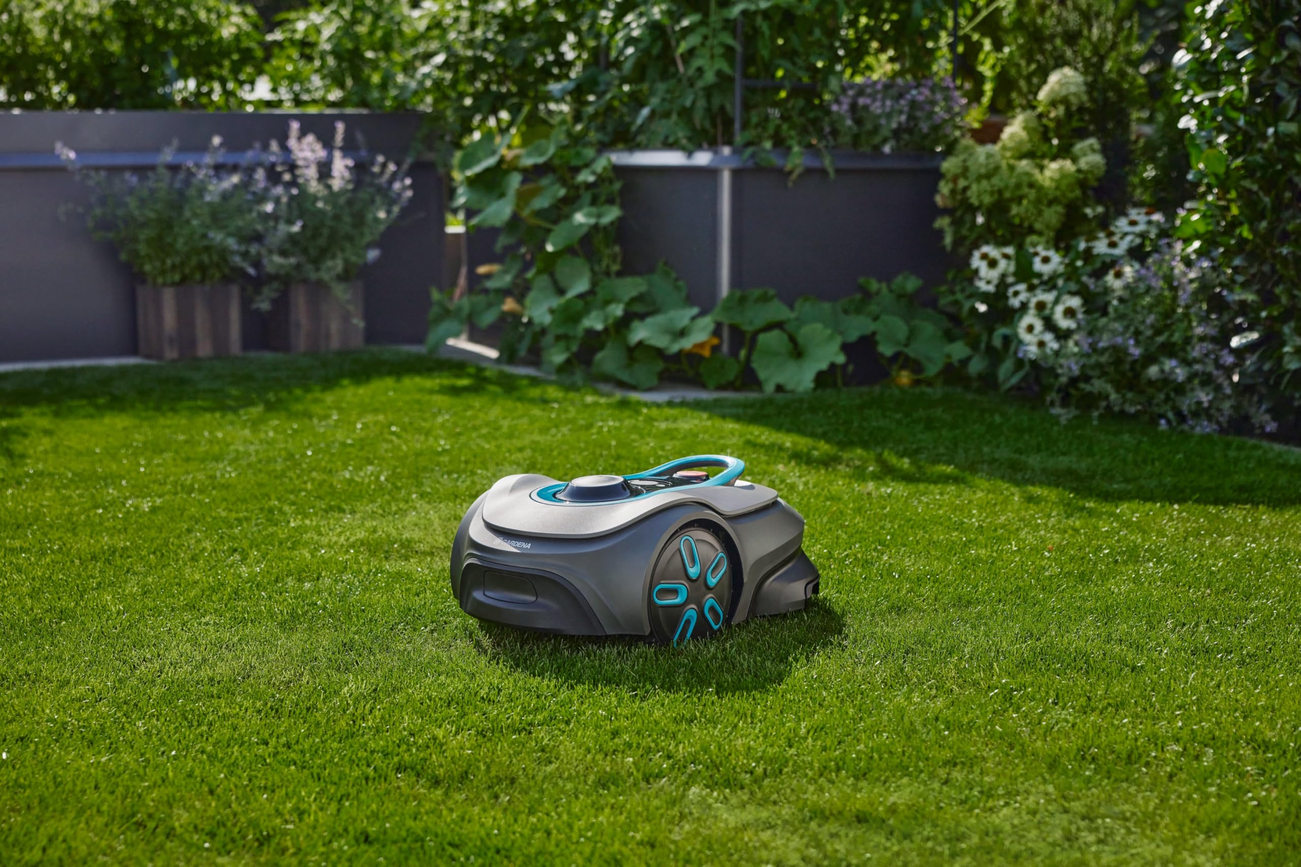 Gardena Smart SILENO Free Set 1100 m² Robot cortacésped, inalámbrico, para césped de hasta 1.100 m², Lona Intelligence, sin Cable delimitador, Funcionamiento silencioso (19926-47)
