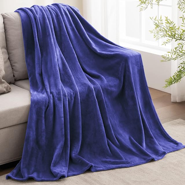 BEDELITE Fleece Blanket Blue Throw for Sofa & Bed, Plush Cozy Fuzzy Blanket Single/Travel, Super Soft and Warm Fluffy Blanket for Autumn and Winter, 127 x 152cm