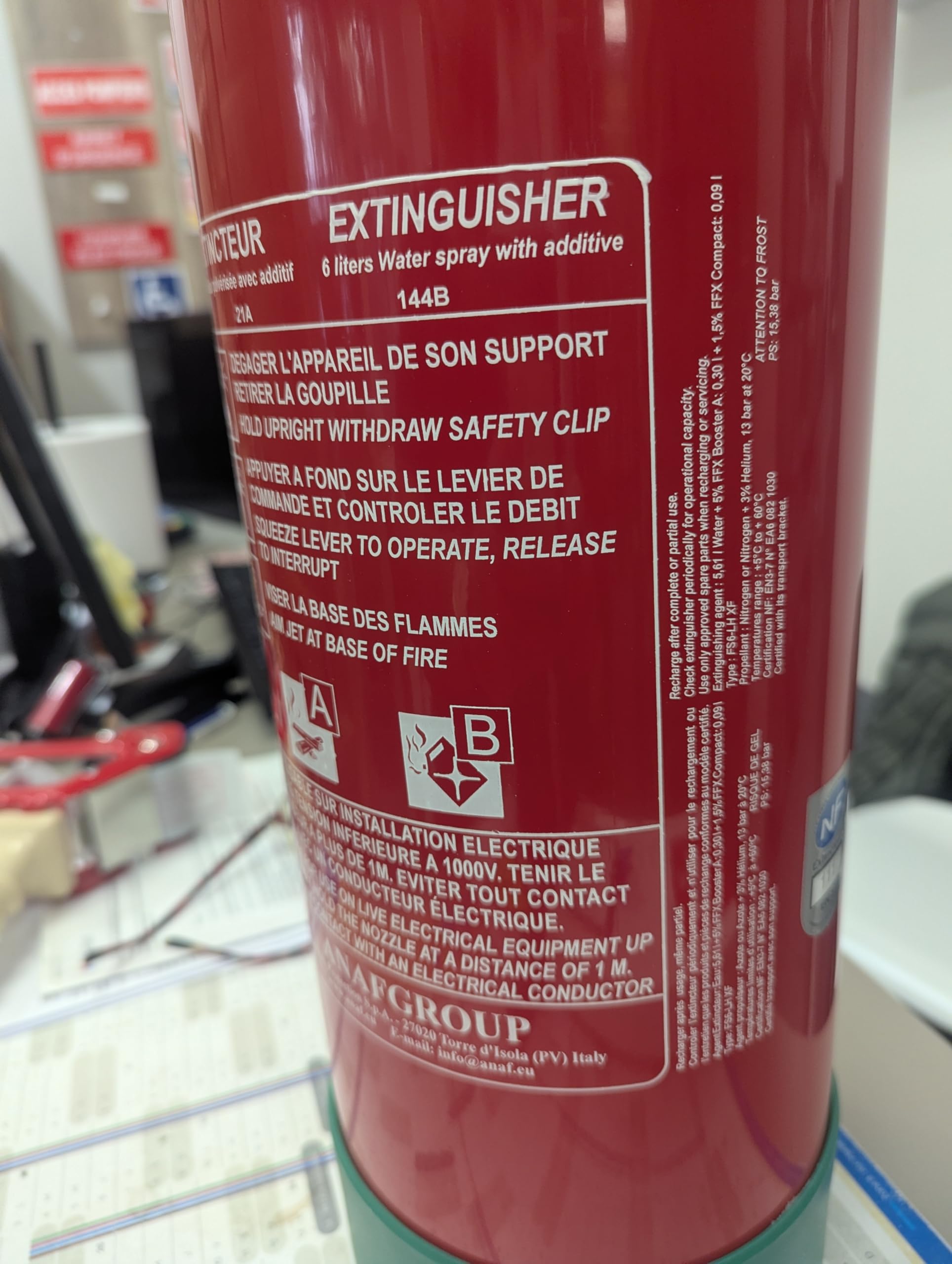 EXTINCTEUR 6 litres sans Fluor NF avec Support