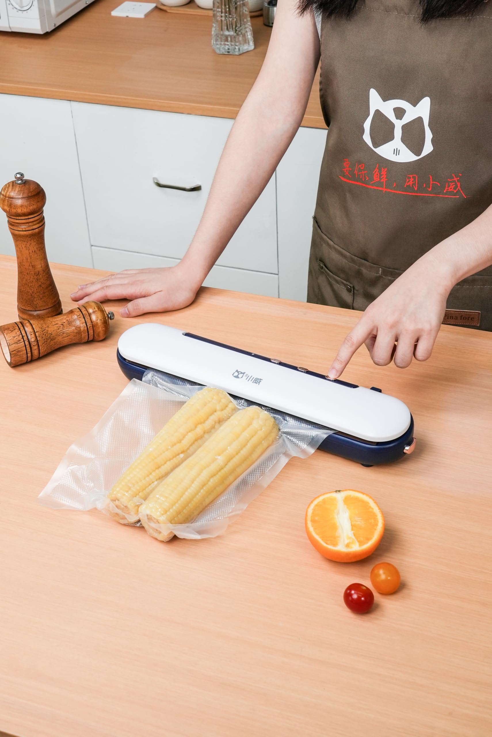 Peach Sellador al vacío To-Go!| Inalámbrico | Mantiene los alimentos frescos | no más alimentos | Incluye 2 rollos de película de envasado al vacío | PH330P