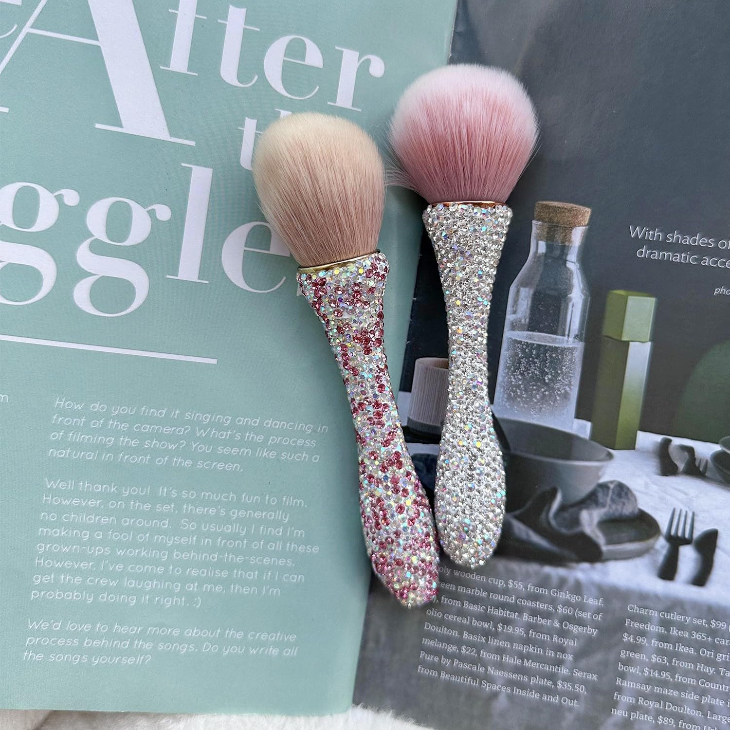 Pinceau de maquillage rétractable avec couvercle en strass brillants, brosse de maquillage portable avec poils doux (rose)
