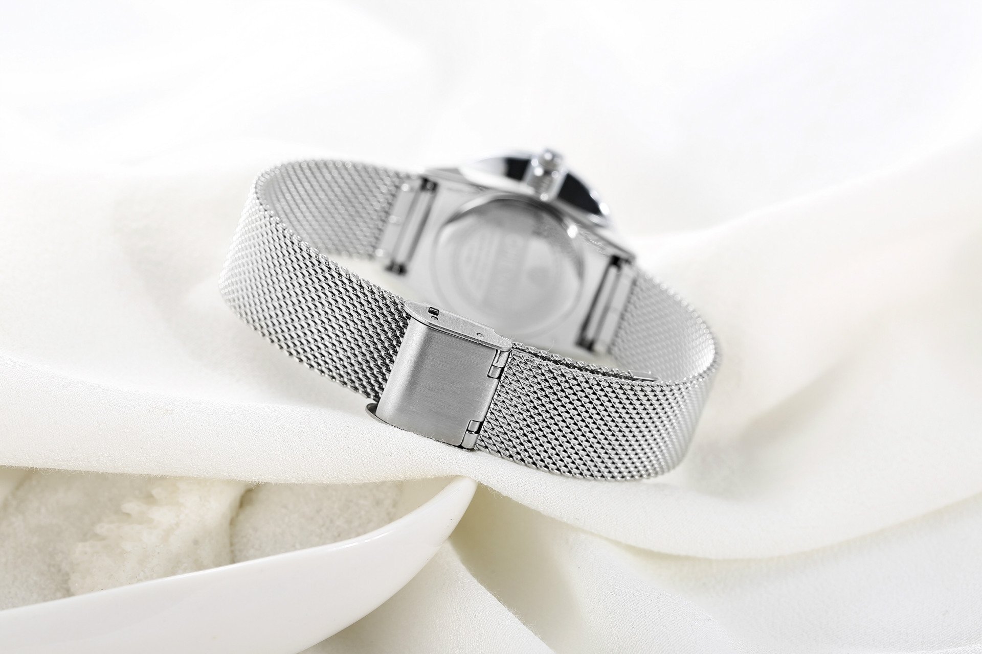 Reloj de pulsera para mujer de acero inoxidable con correa de malla trenzada de diseño simple, analógico, de cuarzo
