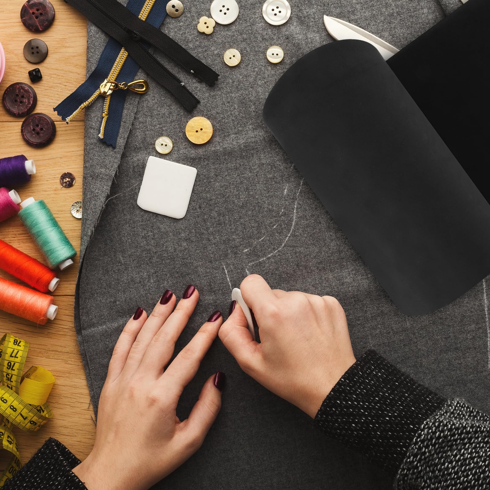 STARVAST 2 Rollen EVA Schaumstoff 10mm, 33x150CM Moosgummi Schwarz, Hohe Dichte EVA Foam für Cosplay, Basteln, Kostüme & DIY Projekte (2 Stück)