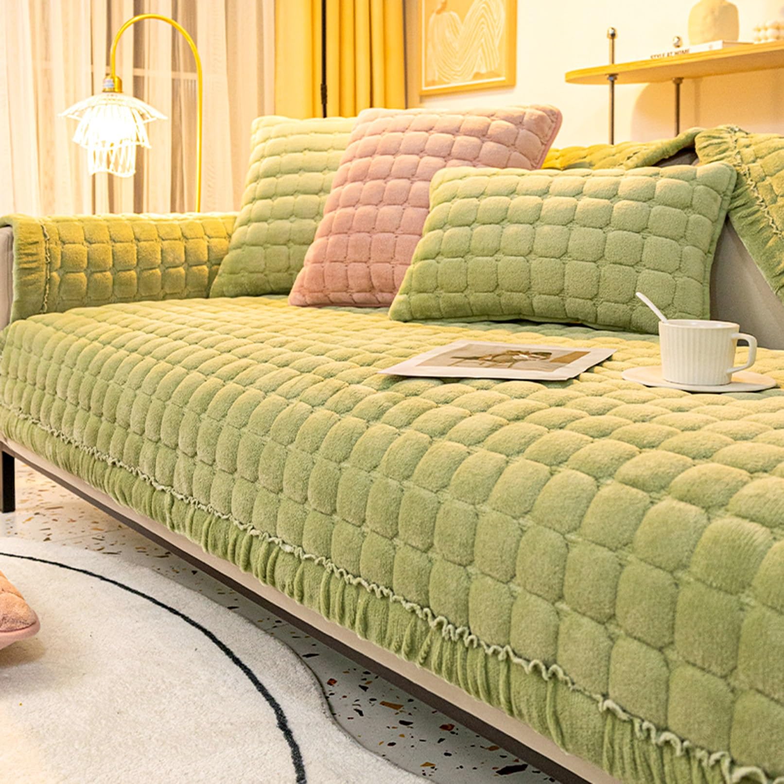 Oreiller de sol et jeté de canapé vert pour des soirées cocooning confort