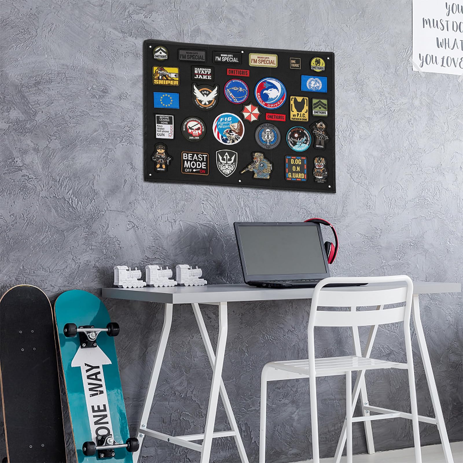 Panneau de Brassage Tactique Militaire, 58X45 cm Panneau Velcros, Tableau D’écussons Tactiques pour Militaires, avec œillets, Tableau Velcros pour écusson, Pliable (Noir)