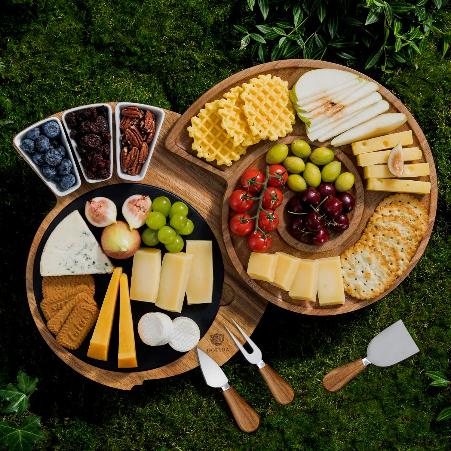 Snapklik.com : Charcuterie Board & 4 Knife Set, Acacia Wood Round ...