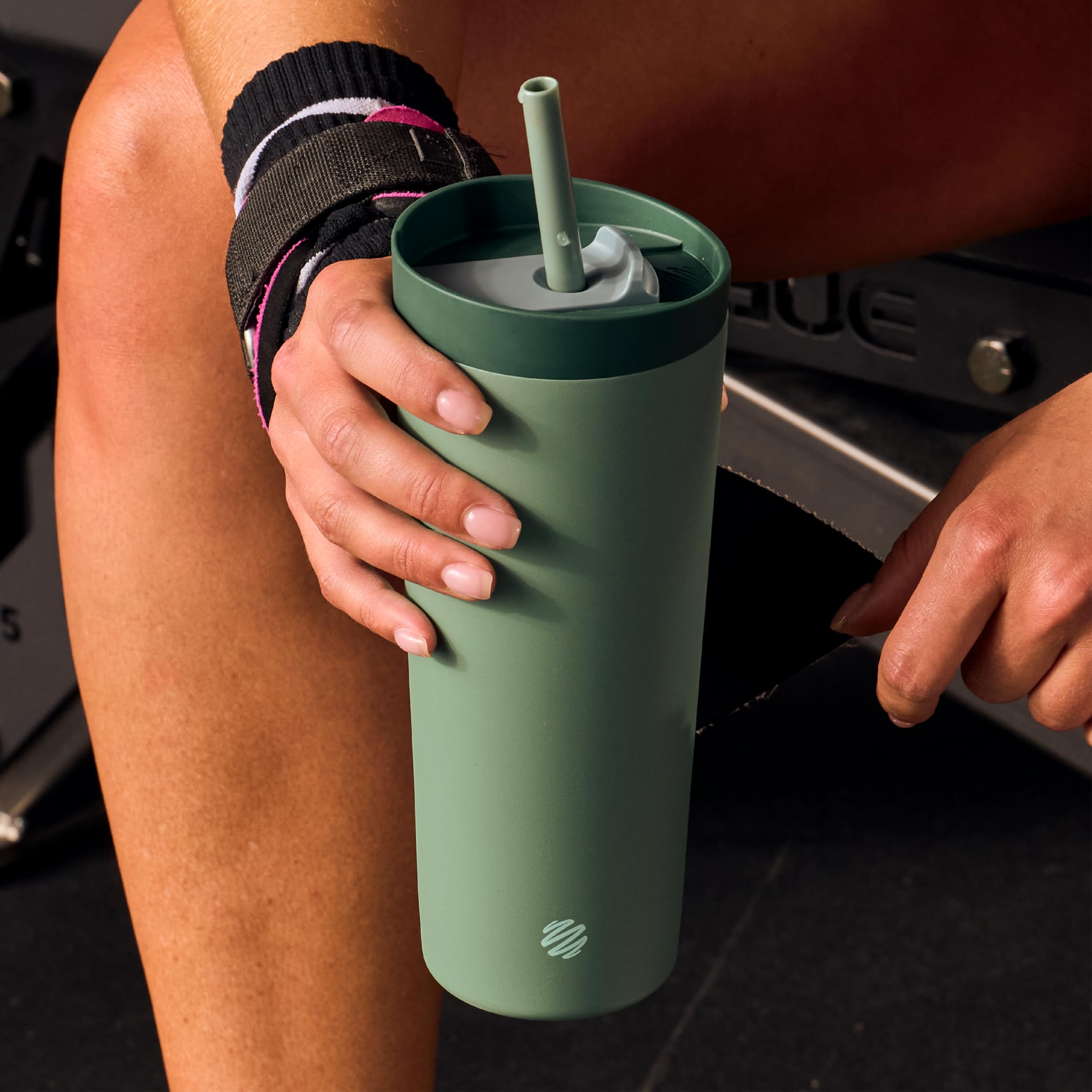BlenderBottle Gobelet shaker 2 en 1 en acier inoxydable, 710 ml, verre de mer | Anti-fuite avec paille retirée | Technologie Blenderball Whisk | Bec verseur à bec verseur | Protéines | Verts | Hydratation