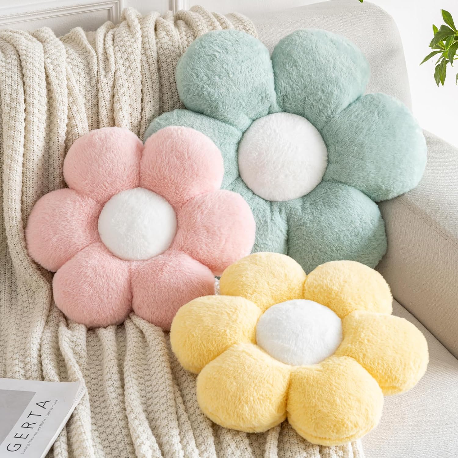 Flower Pillows, Decorative Pillows for Couch, Cute Daisy Pillow for Bed, Flower Shaped Decorative Throw Pillow Room Decor (Yellow, 19.6 Inches)