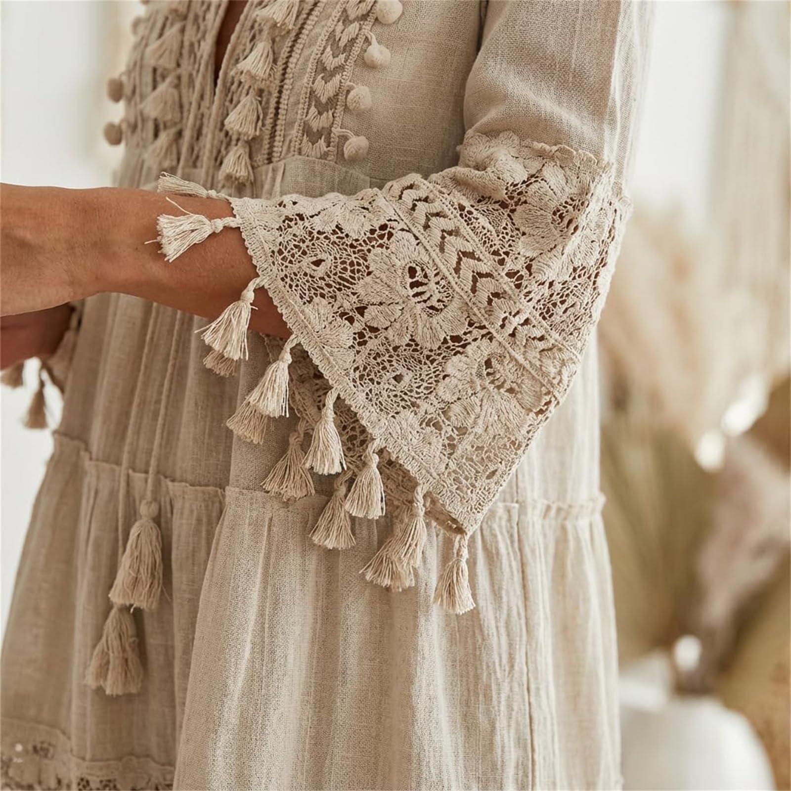 Abito Boho da Donna con Spalle Scoperte e Dettagli Traforati, Maniche a 3/4 con Nappine e vestibilità Ampia, Stile Bohémien, Perfetto per la Spiaggia e Le Vacanze