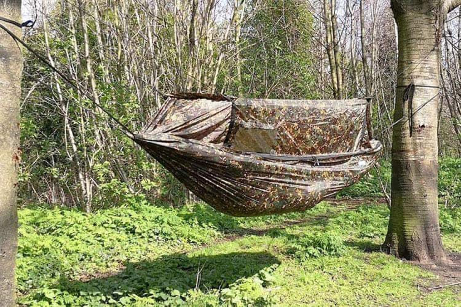 DD Hammocks Nest Hängematte - MC: Vollständig getarnte Camping-Hängematte für Stealth-Camping, Rucksackreisen und Wanderabenteuer