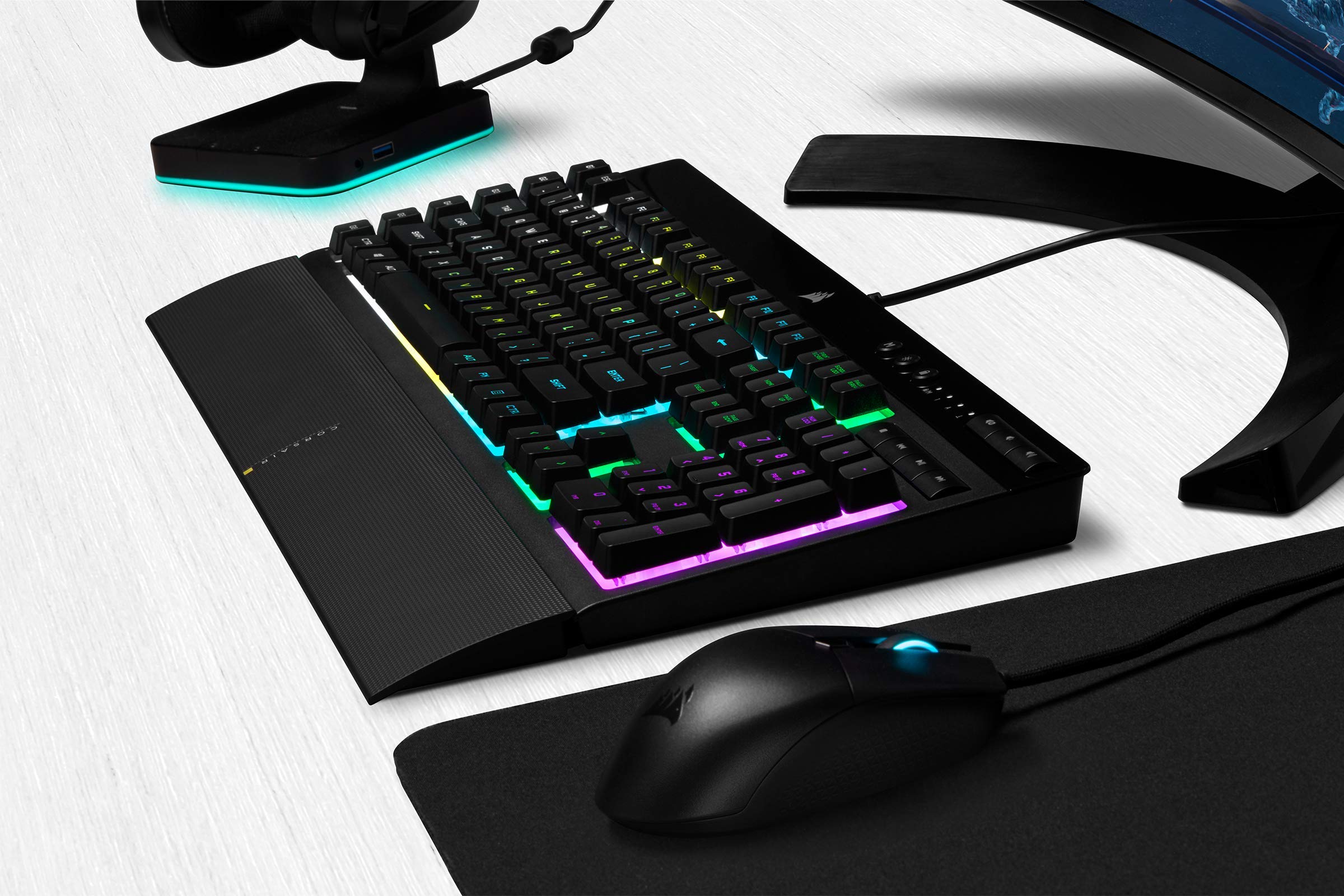 Corsair K55 RGB PRO Teclado para Juegos con Cable y Membrana - IP42 Resistente al Polvo y Las Salpicaduras - 6 Teclas Macro con Integración Elgato - iCUE - QWERTY PORTUGUÉS - PC, Mac, Xbox - Negro