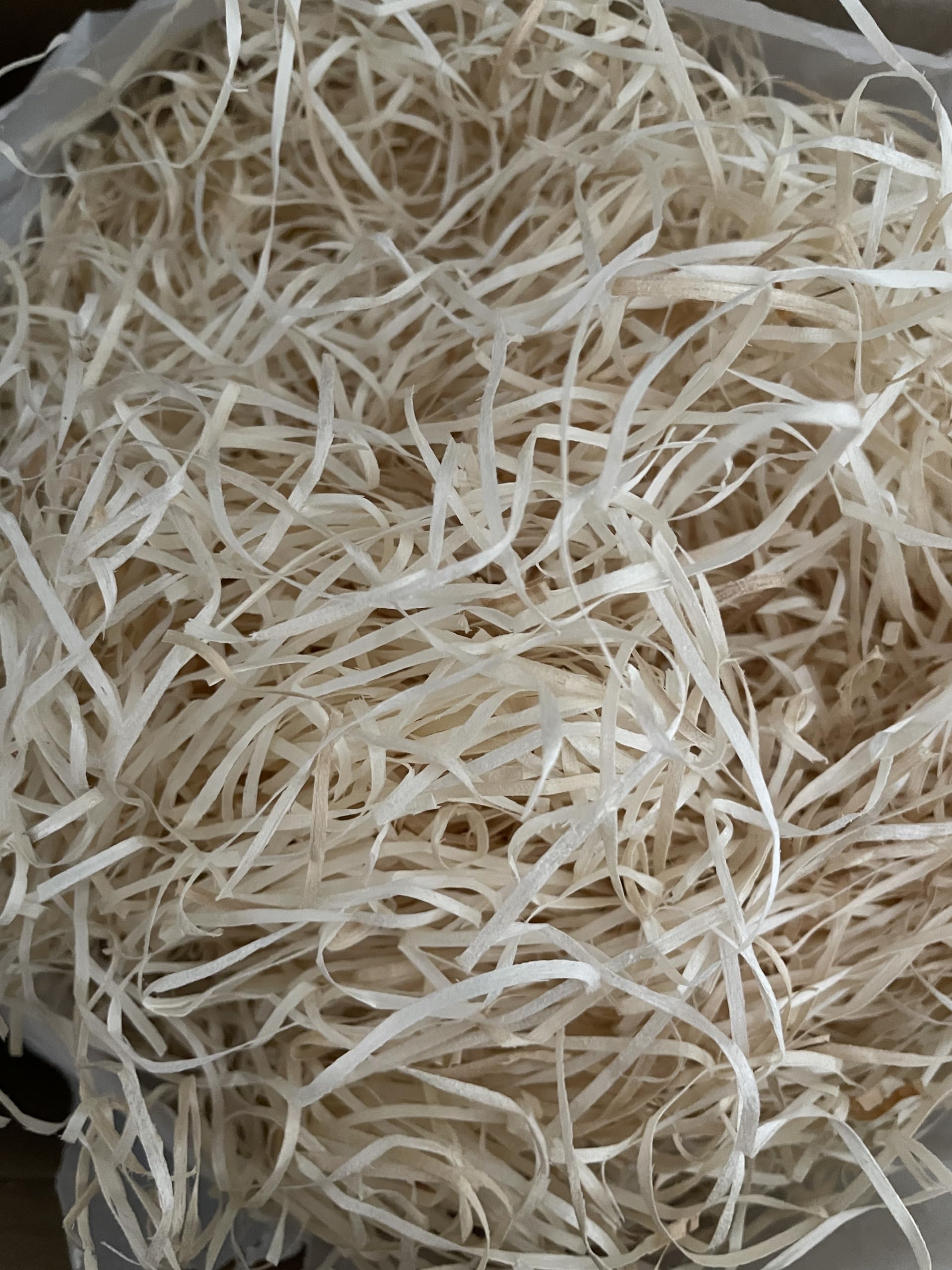 Virutas de Papel para Regalos, Cestas, Cajas y Paquetes. Papel Triturado para Relleno Material de Embalaje de Protección y Decoración VIRUTA DE CHOPO (500 gr)