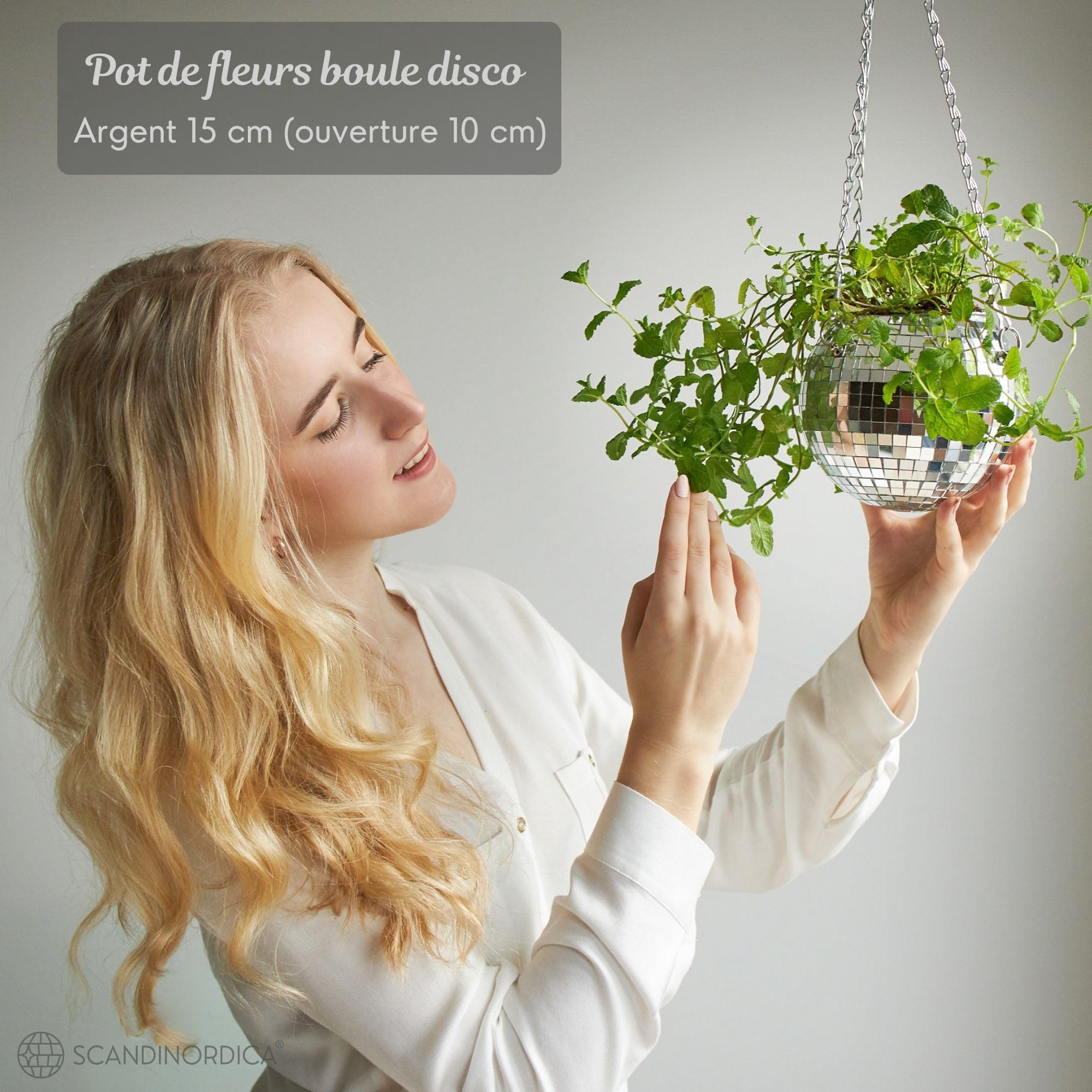 SCANDINORDICA Jardinière Boule Disco – Pot de Fleurs Boule à facettes avec chaîne et Corde en macramé, Boule a Facette, Cadeaux Femmes | Décoration d’intérieur – 15 cm Argent