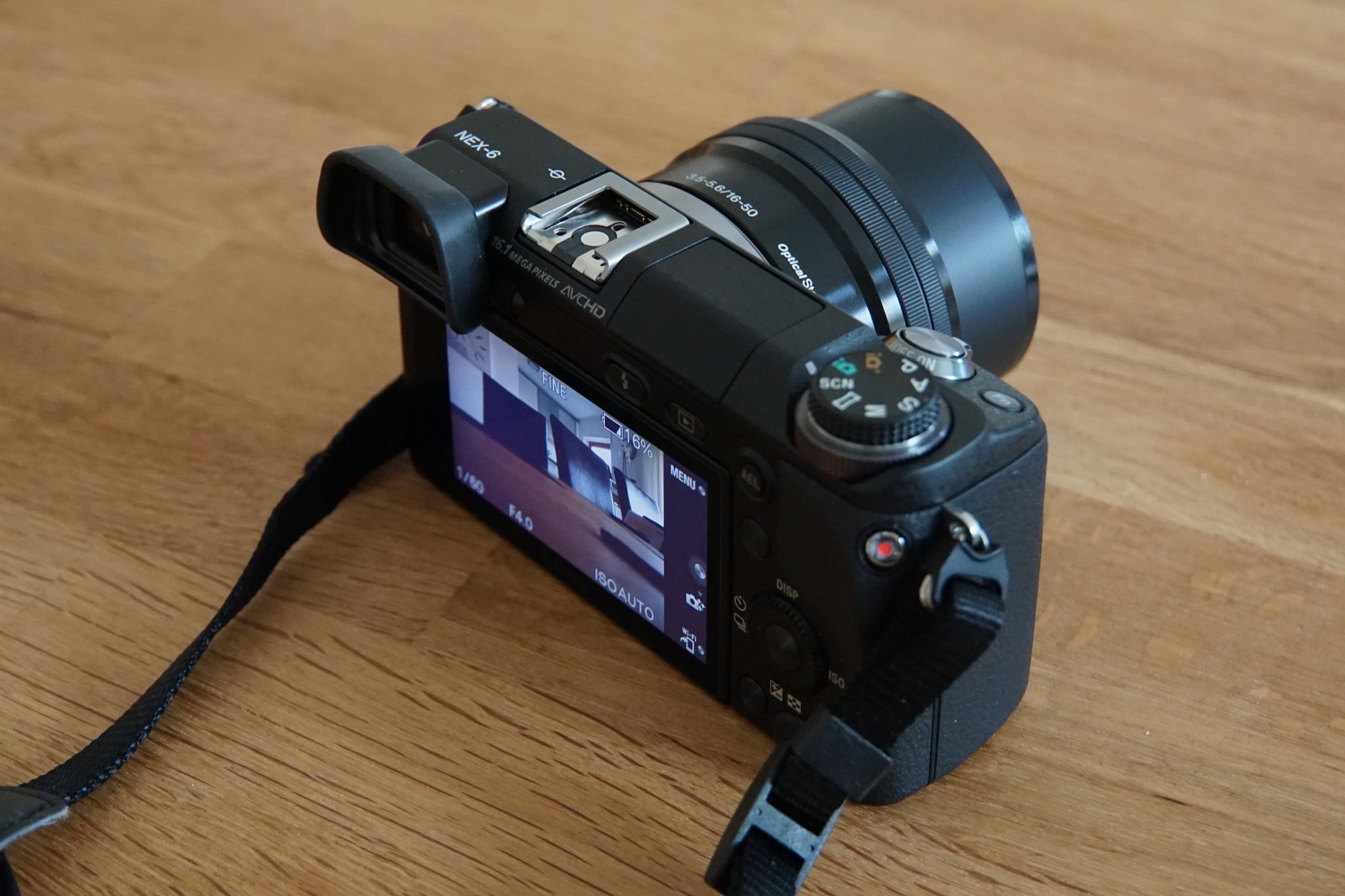 Sony NEX6 Interchangeable Lens Digital Camera 16.1MP with 16-50mm