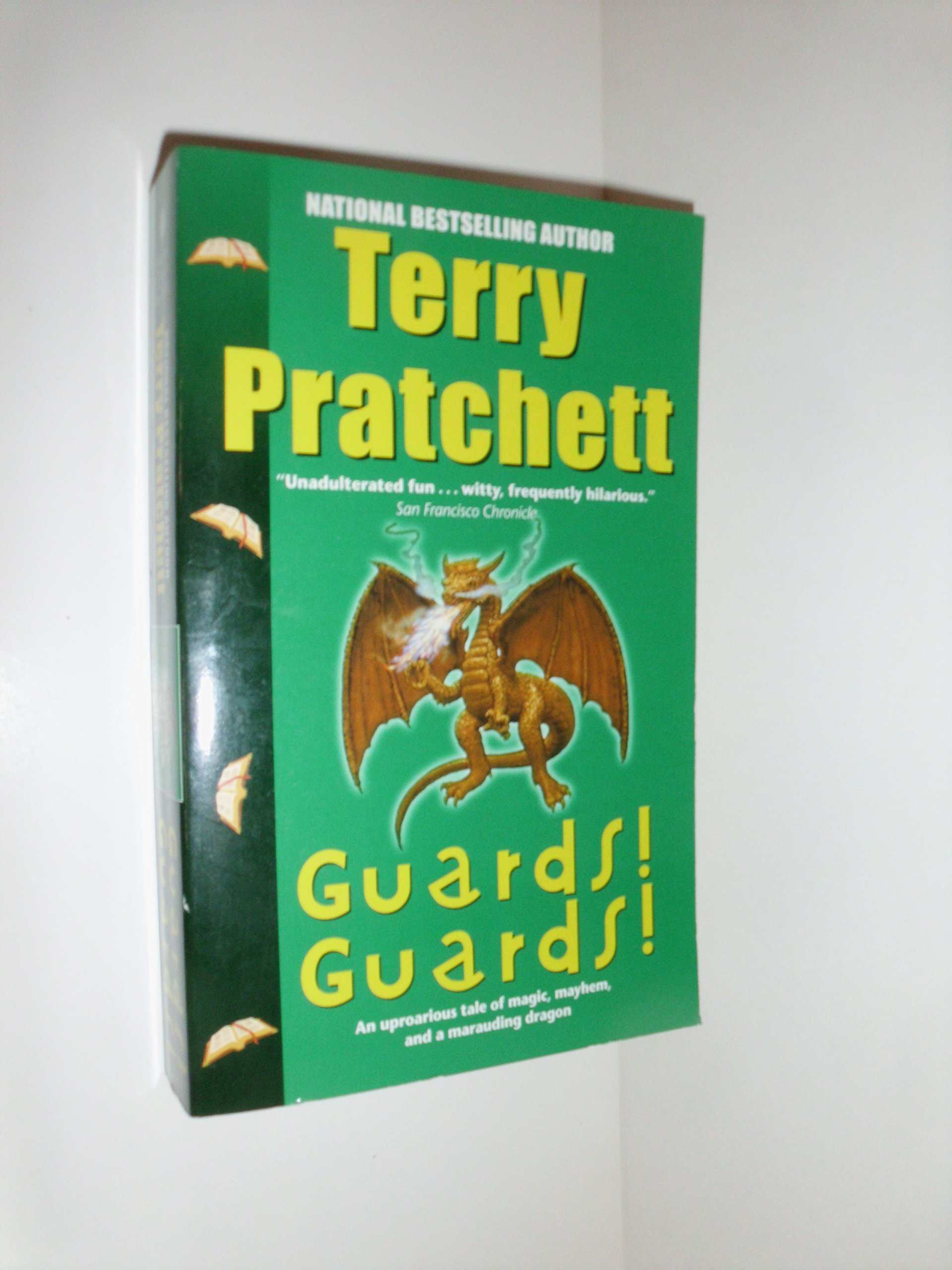 Buy Guards! Guards! (Discworld) — BookShops.in