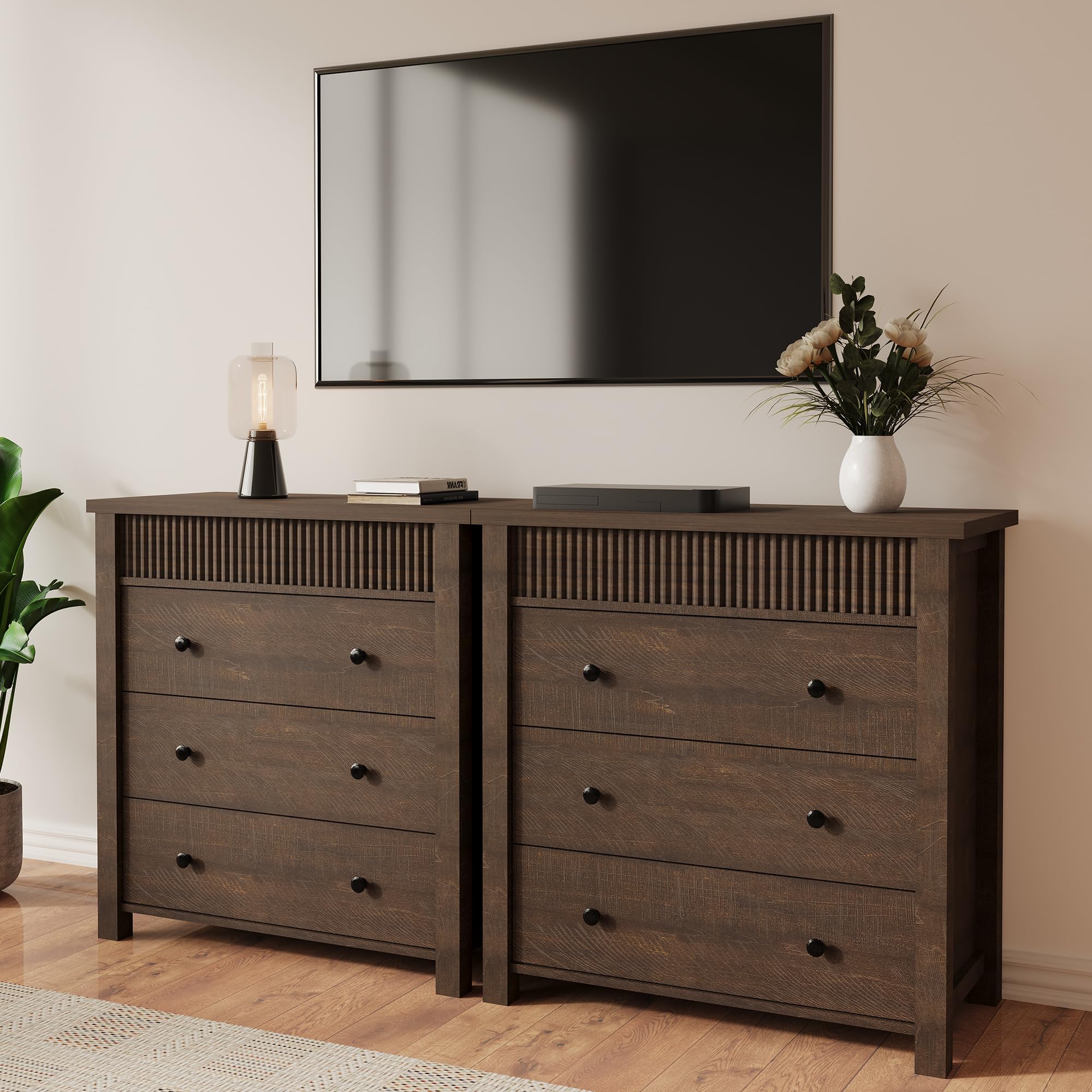 Zstar Moderne Kommode mit 3 Schubladen - Geriffeltes Holzdesign - Platzsparender Nachttisch/Beistelltisch mit Stauraum für Schlafzimmer, Wohnzimmer & Flur - Walnuss-Optik, Braunrot - 3 Schubladen