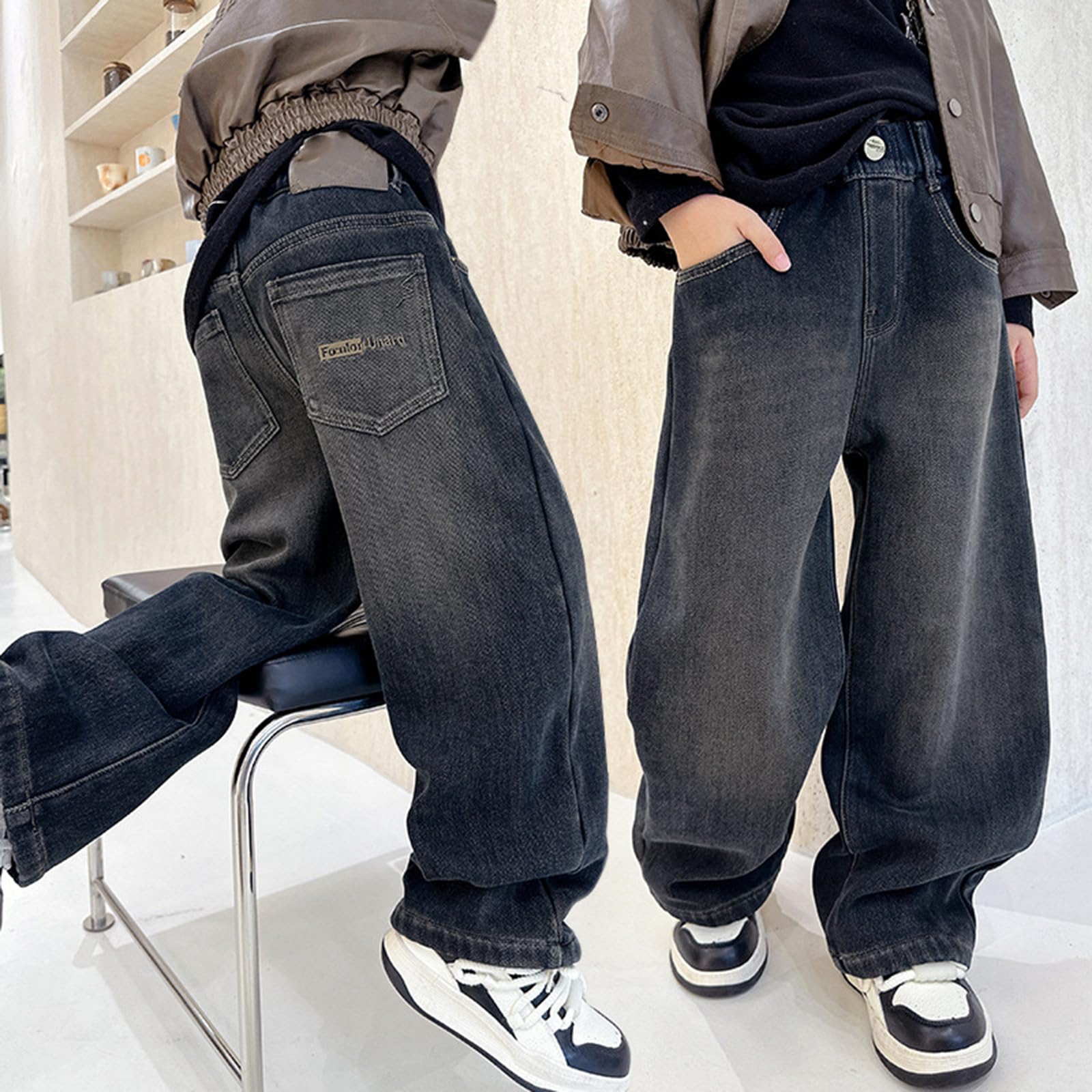 Generico Jeans Bambino 8 Anni-Pantaloni in Denim Ragazzo, Modello Ampio e Dritto, vestibilità Comoda, con Tasche Posteriori Ricamate. Morbidi e Traspiranti, Perfetti per la Stagione Autunnale.