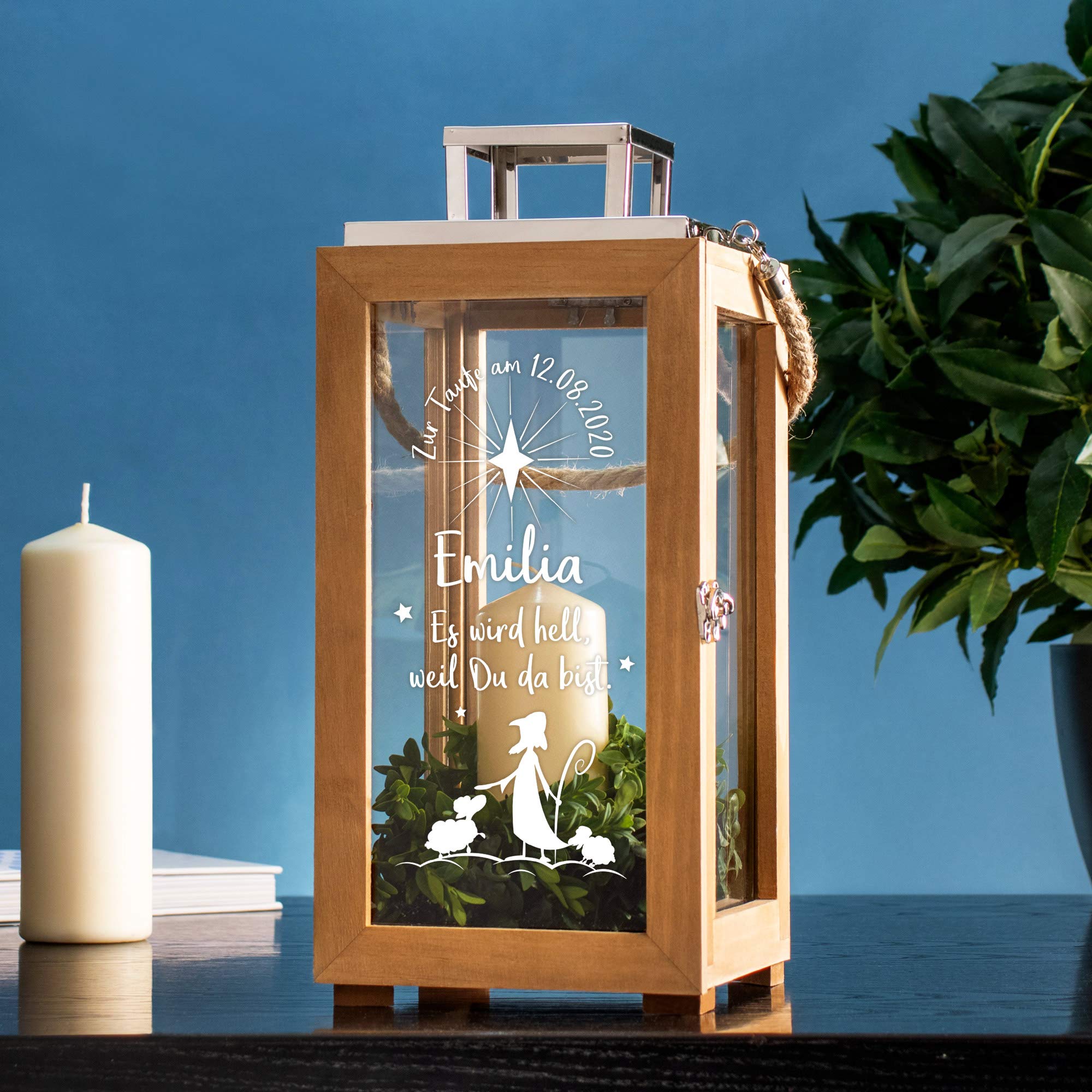 Casa Vivente Laterne aus Holz und Edelstahl für Kerzen mit Gravur zur Taufe, Personalisiert mit Namen und Datum, Motiv Es Wird Hell