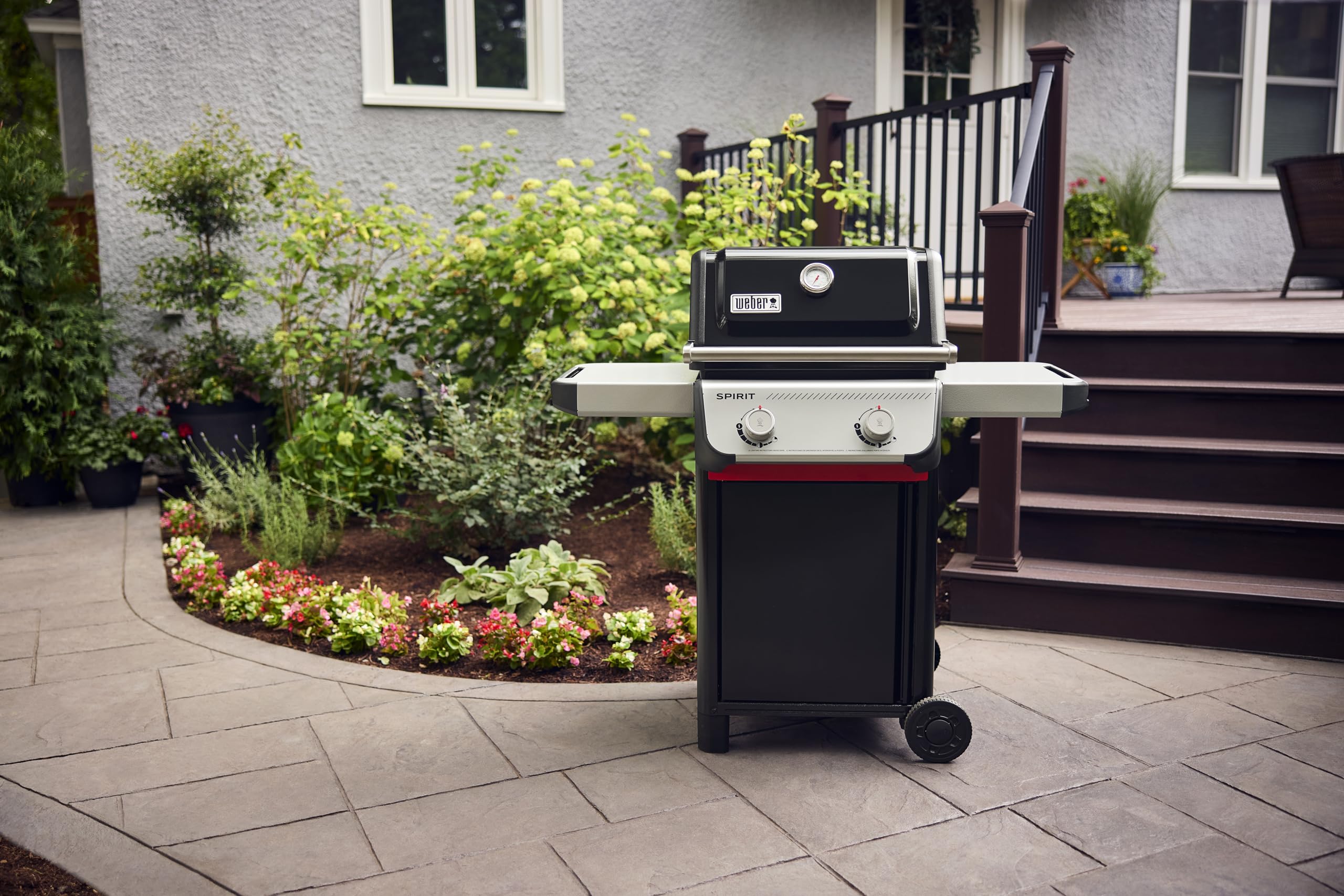 Weber Spirit E-210 Barbecue à gaz avec 2 brûleurs, surface de cuisson de 51 x 46 cm, grille de maintien au chaud, thermomètre de couvercle, 2 roues, noir/argenté (1500833)