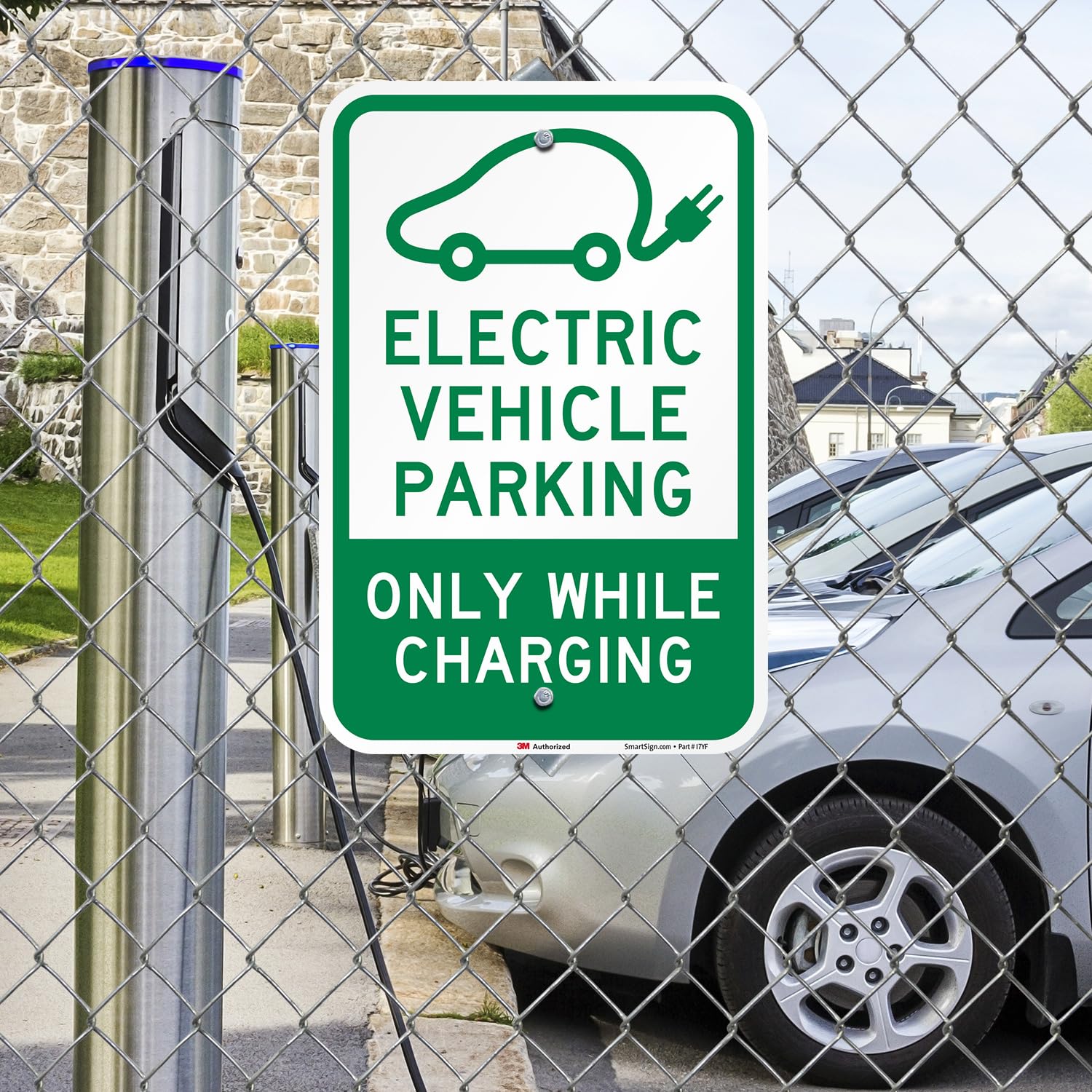 SmartSign Paquete de 2 letreros con símbolo "Electric Vehicle Parking Only While Charging", 12 x 18 pulgadas, aluminio inoxidable de 63 mil, material reflectante laminado 3M, verde y blanco, fabricado