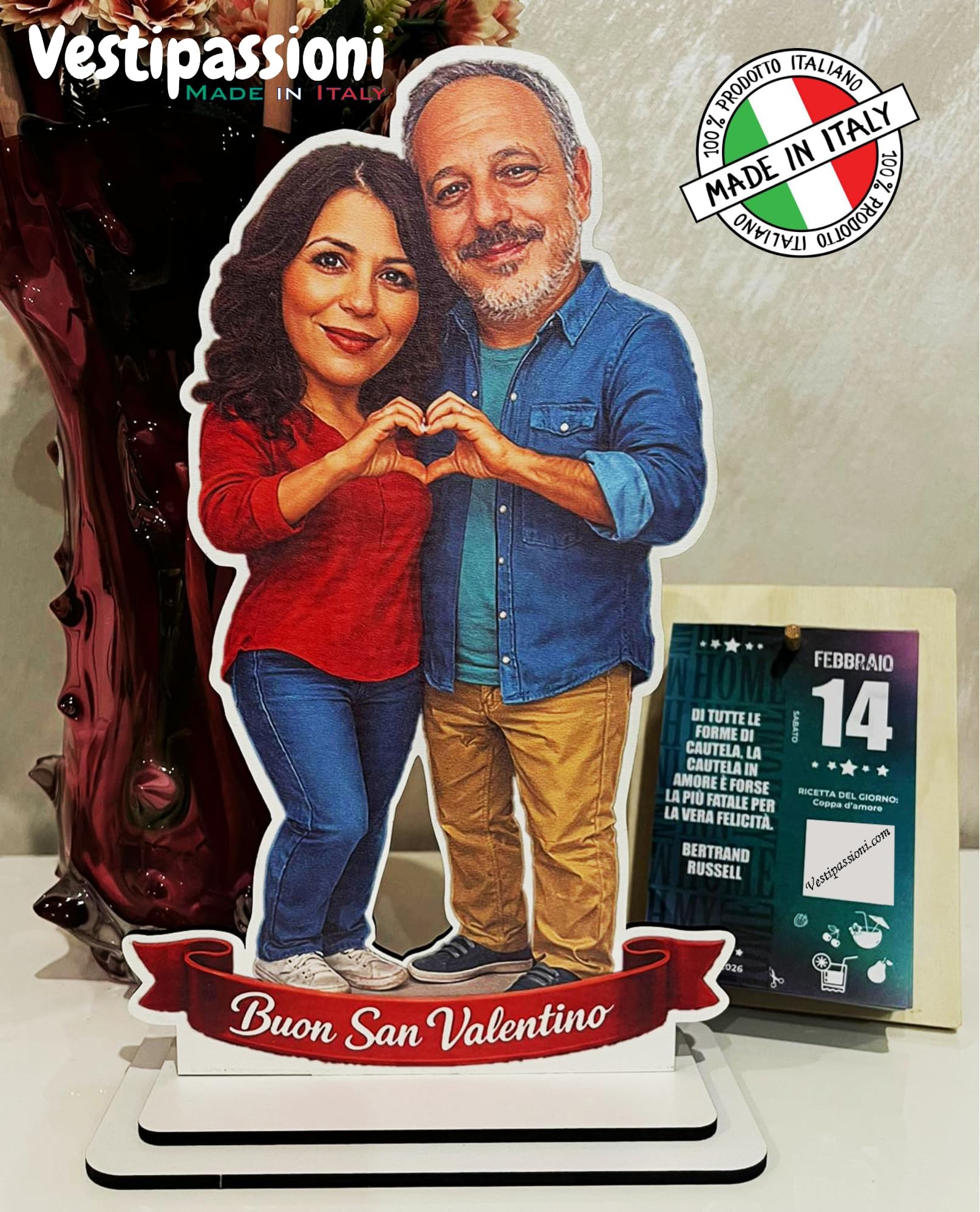 Vestipassioni Statuina Personalizzata Coppia con Foto – Decorazione in MDF 6 mm Alta 30 cm – Con Frase Personalizzabile – Anteprima via WhatsApp – Made in Italy