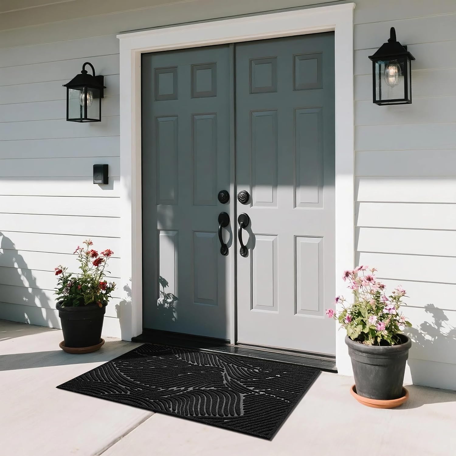Condition photo showing New/Like New for yimobra doormat indoor outdoor entrance, simple stripes, all-weather waterproof & non-slip mat for front door, heavy duty polyester welcome mat for garage, patio-47x32?black black 47x32 inch