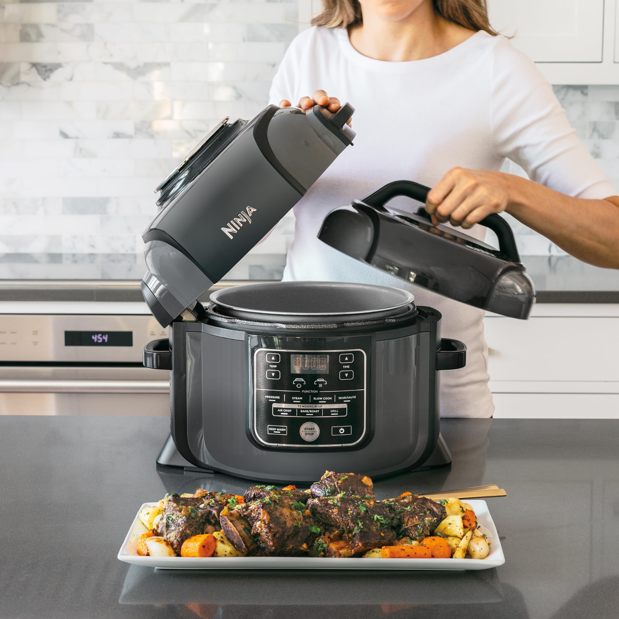 Ninja Foodi Olla eléctrica multifunción, 6 l, 7 funciones en 1, Olla a presión, Freír con aire, Cocción lenta, Parrilla y más, en acero galvanizado y negro, OP300EU