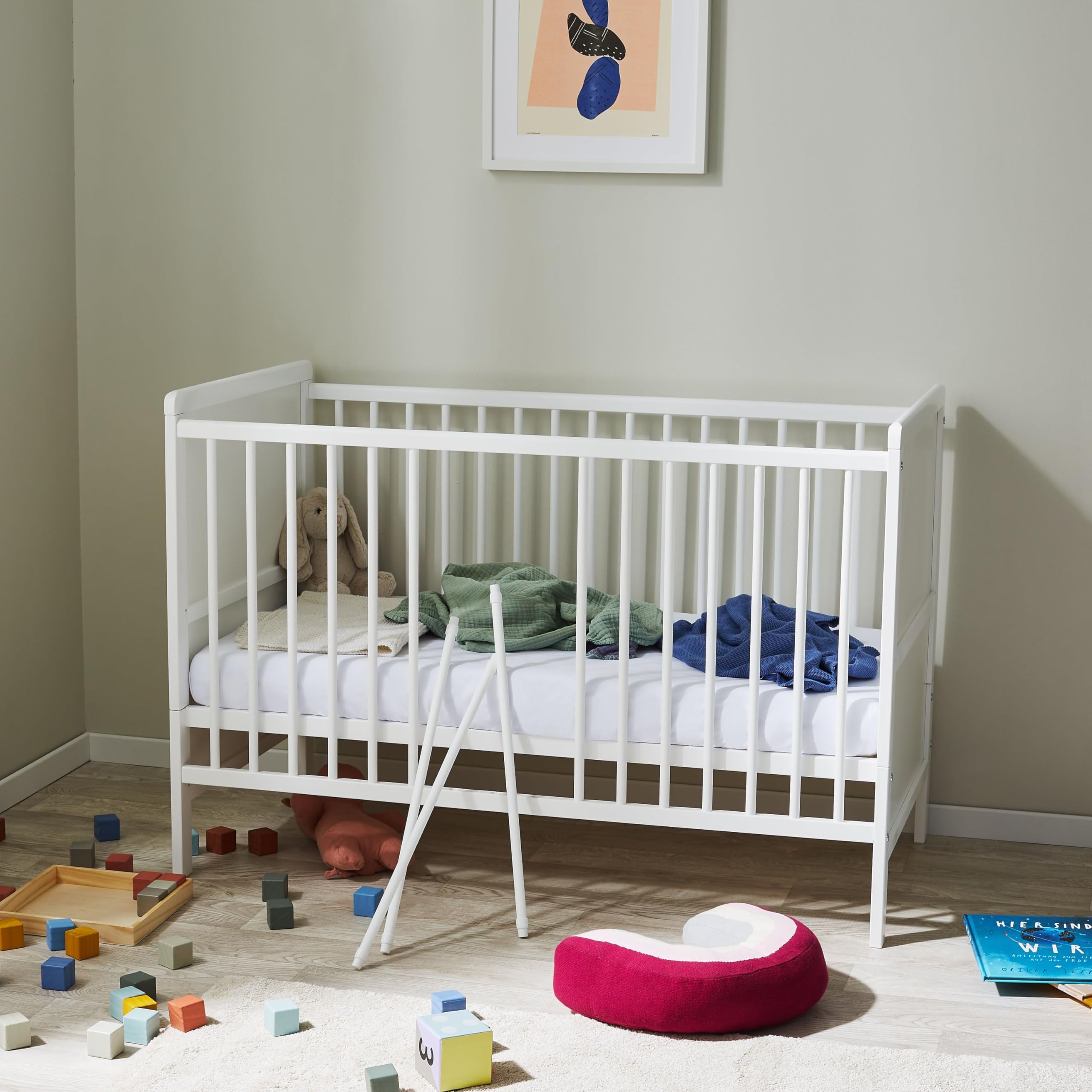 Kids Collective Lettino trasformabile in lettino per bambini 60x120 con materasso, rete a doghe e protezione anticaduta in legno massiccio 120 x 60 | bianco, molto stabile Prodotto in Europa