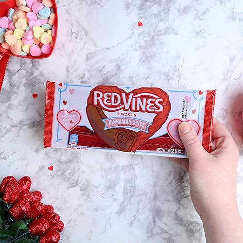 Miniatura 2 de Paquete de vides rojas de canela de edición limitada con calcomanía de remolino, dulce y picante de regaliz para el día de San Valentín, 4 onzas,