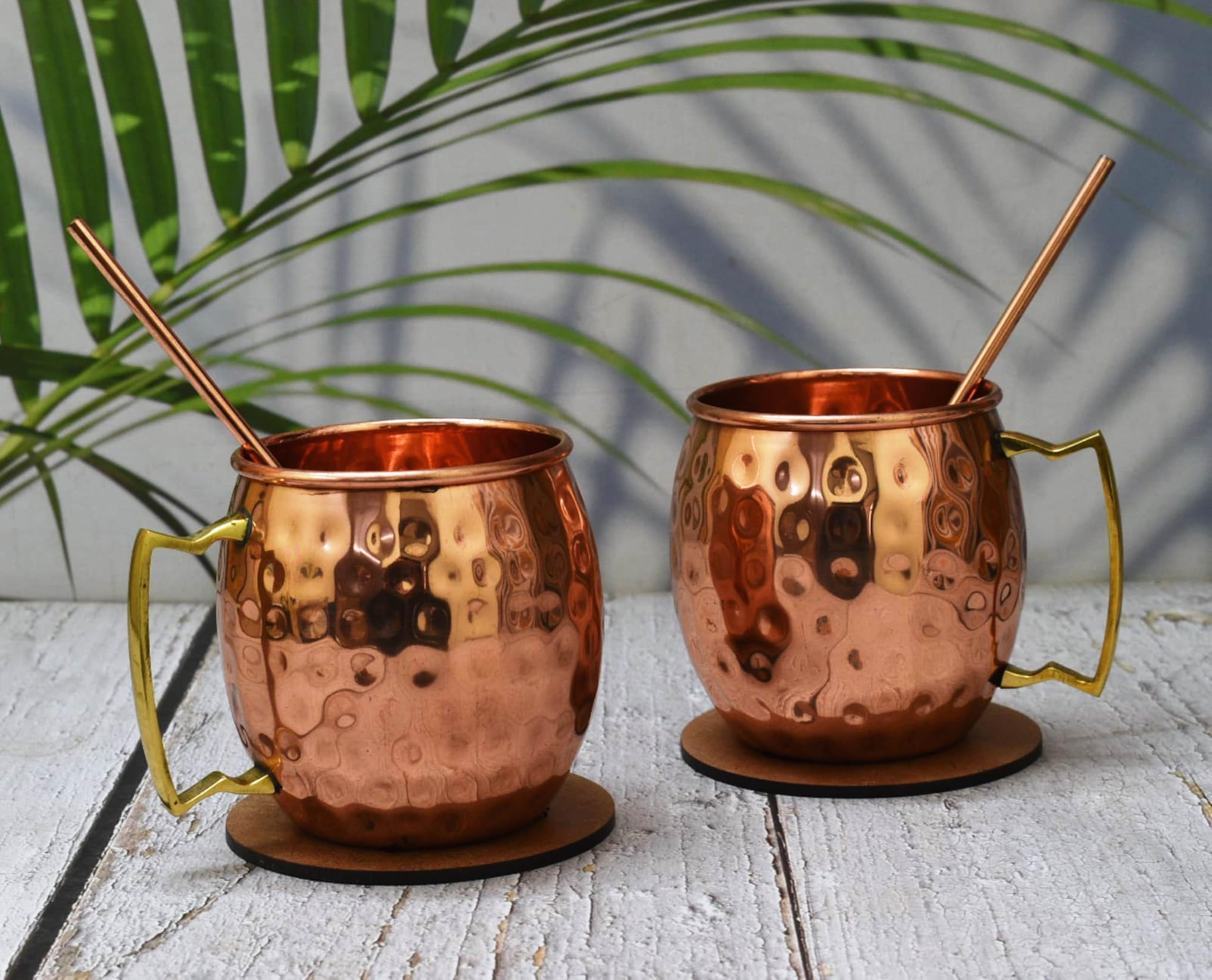 Juego de vasos Moscú Mule de 16 onzas | Juego de copas de cóctel | 100% cobre con mango de latón | Vasos de cobre (Juego de 2 vasos - Mango de latón (2 posavasos, 2 pajitas gratis)
