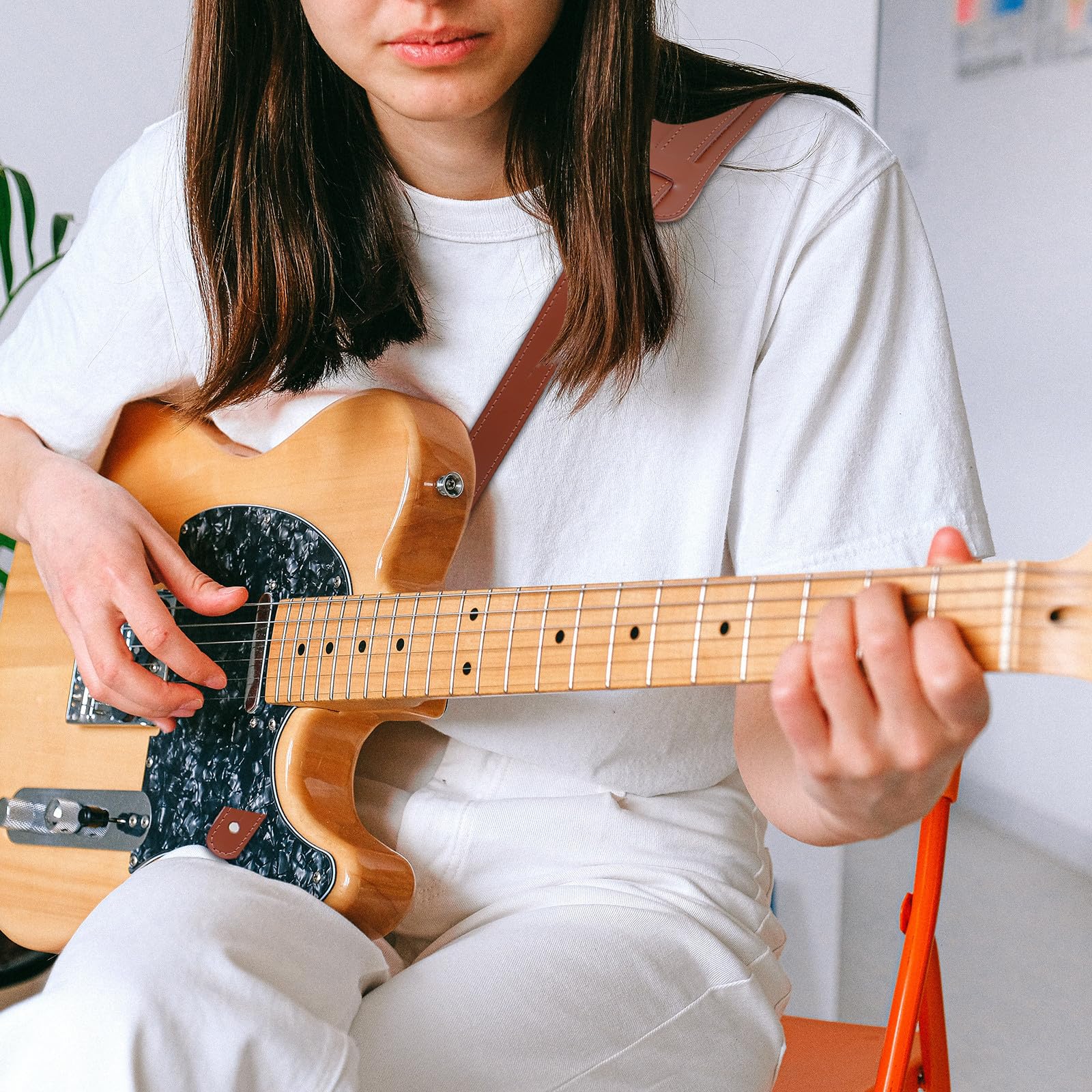 LIFKOME Correa para Guitarra de Piel de Vaca Marrón Almohadilla Absorbente de Humedad Que Reduce el Estrés para Mayor Comodidad y Uso Prolongado