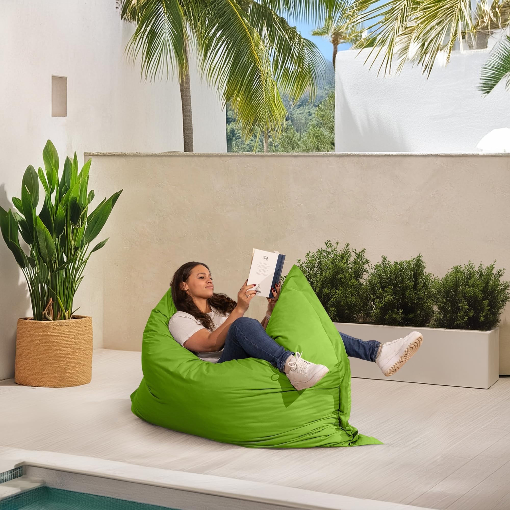 bananair - Puff Exterior Gigante con Relleno de Espuma Incluido - Tela Impermeable y Anti-UV - Cómodo y Versátil - Funda Lavable - Puff/Bean Bag XXL para Jardín (180 x 140 cm, Verde)