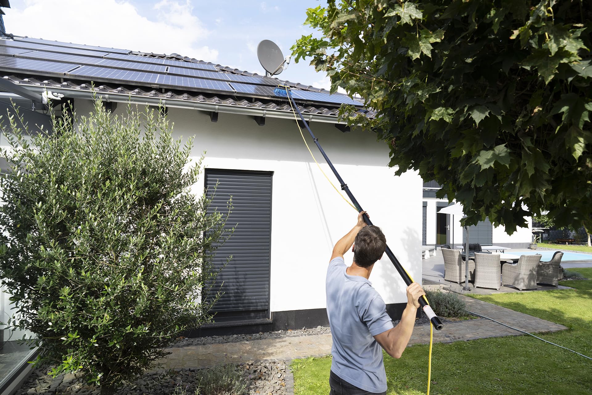 Unger Drążek teleskopowy HighFlow 6 m (z wężem 20 m + przegubem kątowym i profesjonalną szczotką, do okien na wysokich wysokościach, zadaszeń, ogrodów zimowych, wysokiej jakości włókna szklanego